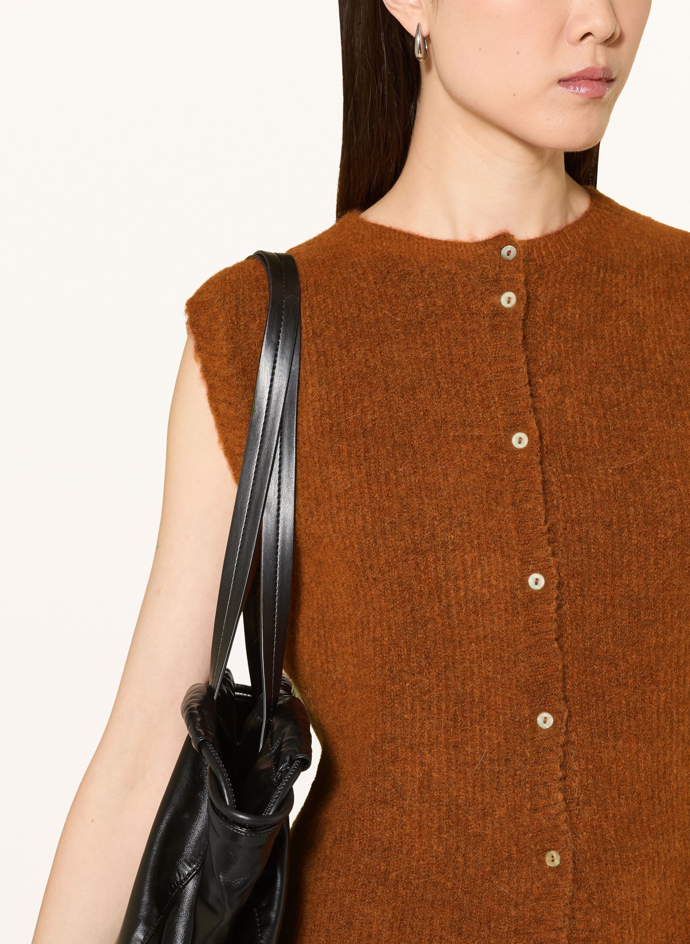 darling harbour Knitted vest with alpaca: COGNAC