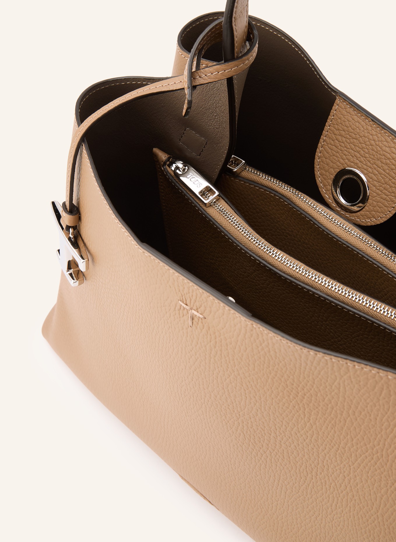 TOD'S MEDIUM Handbag: CAMEL / SILVER