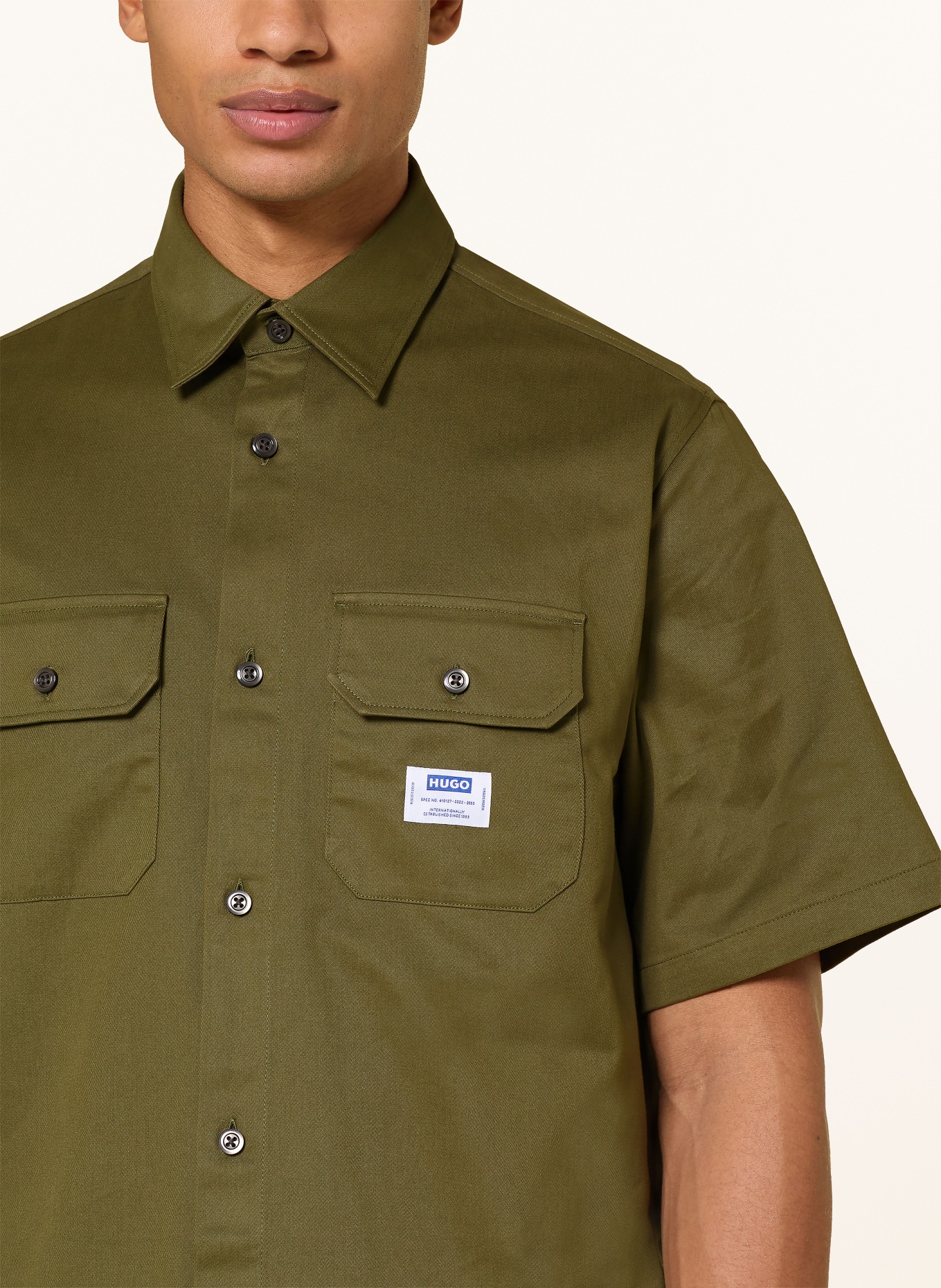HUGO Kurzarm-Hemd EKYNO Comfort Fit: OLIV