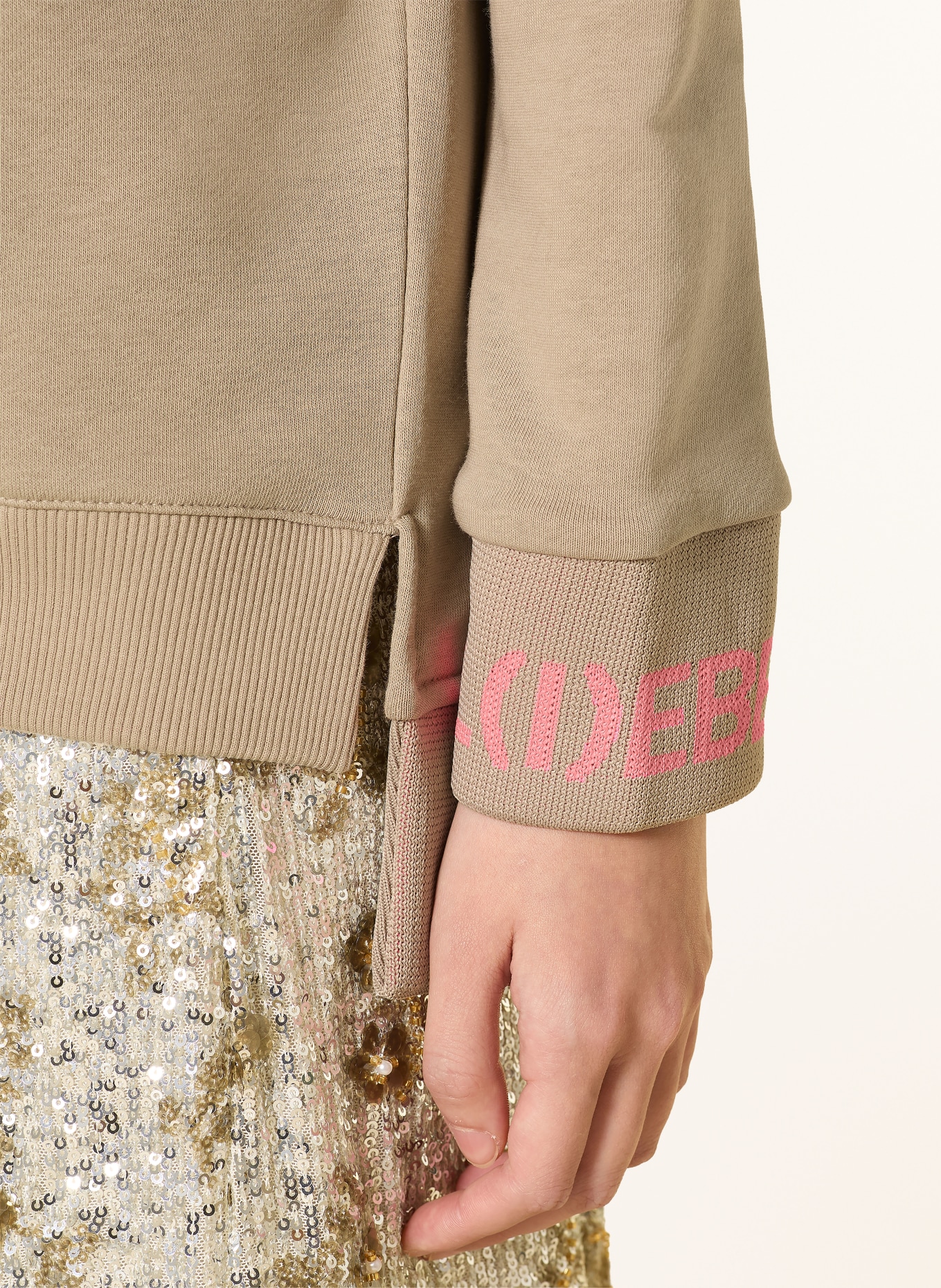 miss goodlife Sequin Sweatshirt: BEIGE / SILVER / GOLD