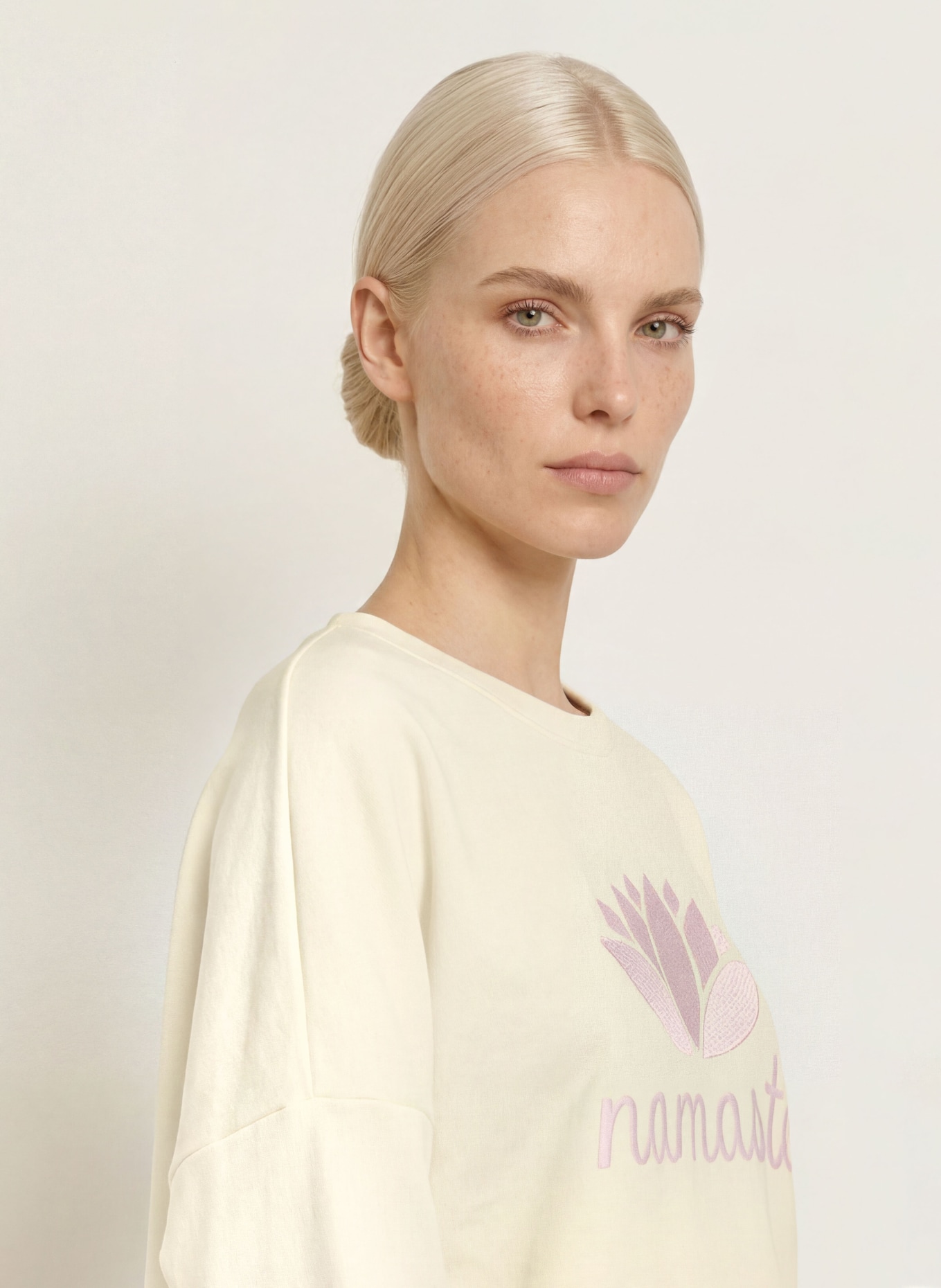 miss goodlife Oversized Sweatshirt: LIGHT YELLOW / PINK