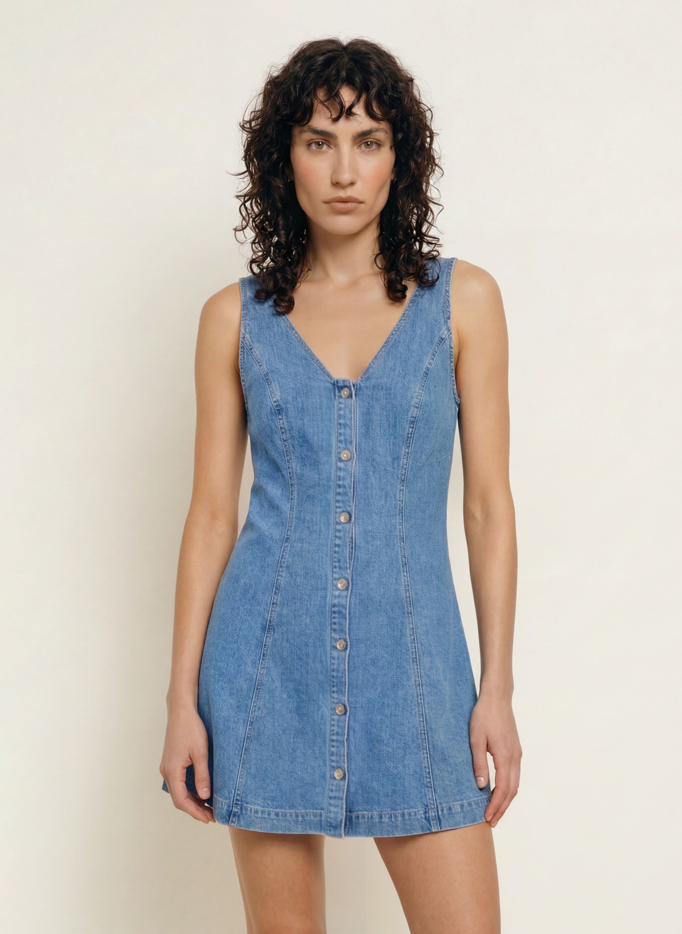 GOOD AMERICAN Rochie din denim FLOUNCY: ALBASTRU