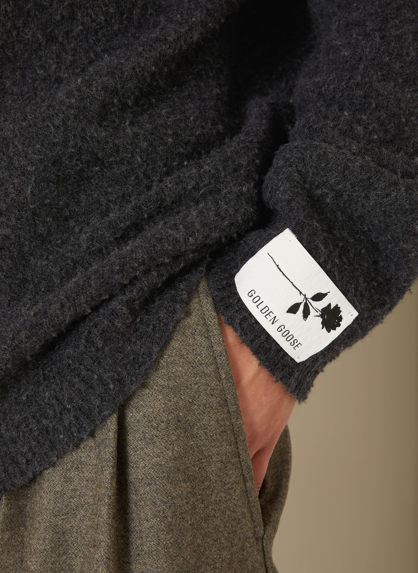 GOLDEN GOOSE Pull JOURNEY: GRIS FONCÉ