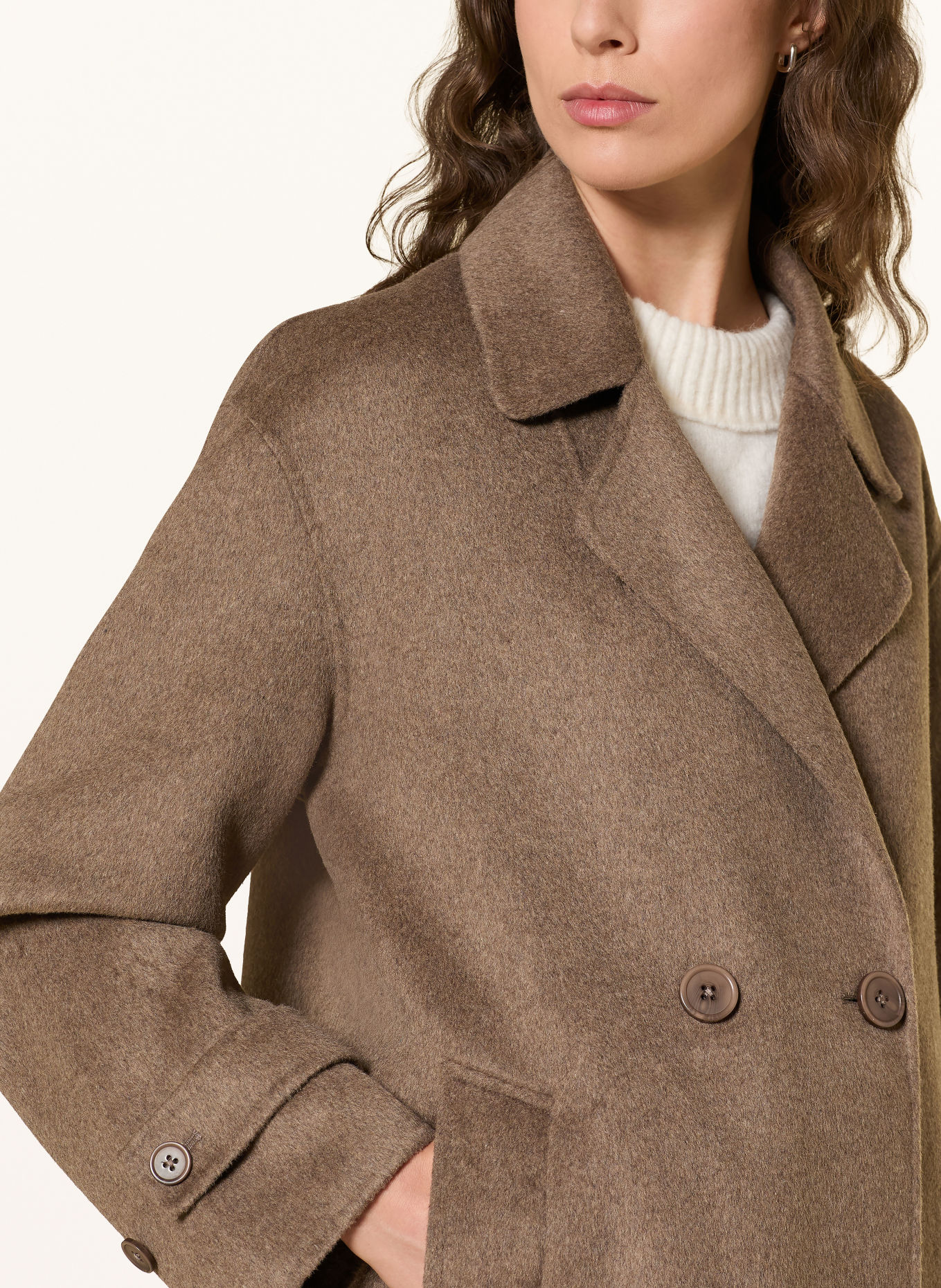 darling harbour Mantel: TAUPE