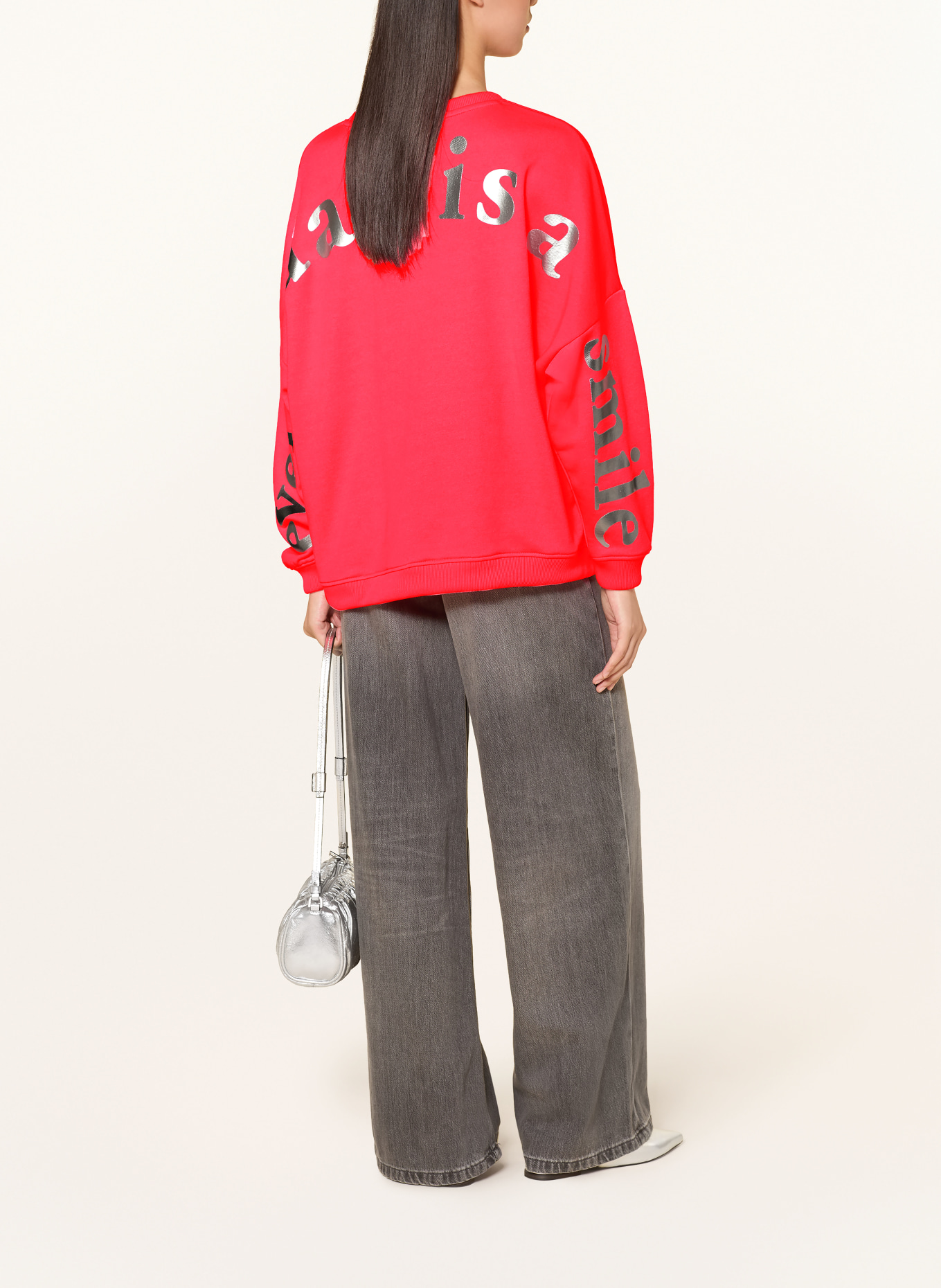miss goodlife Oversized-Sweatshirt mit Schmucksteinen: NEONPINK / SILBER