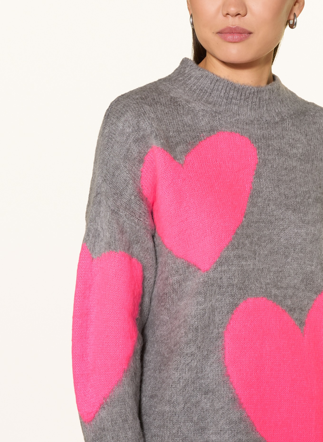 miss goodlife Alpaca Sweater: GRAY / PINK