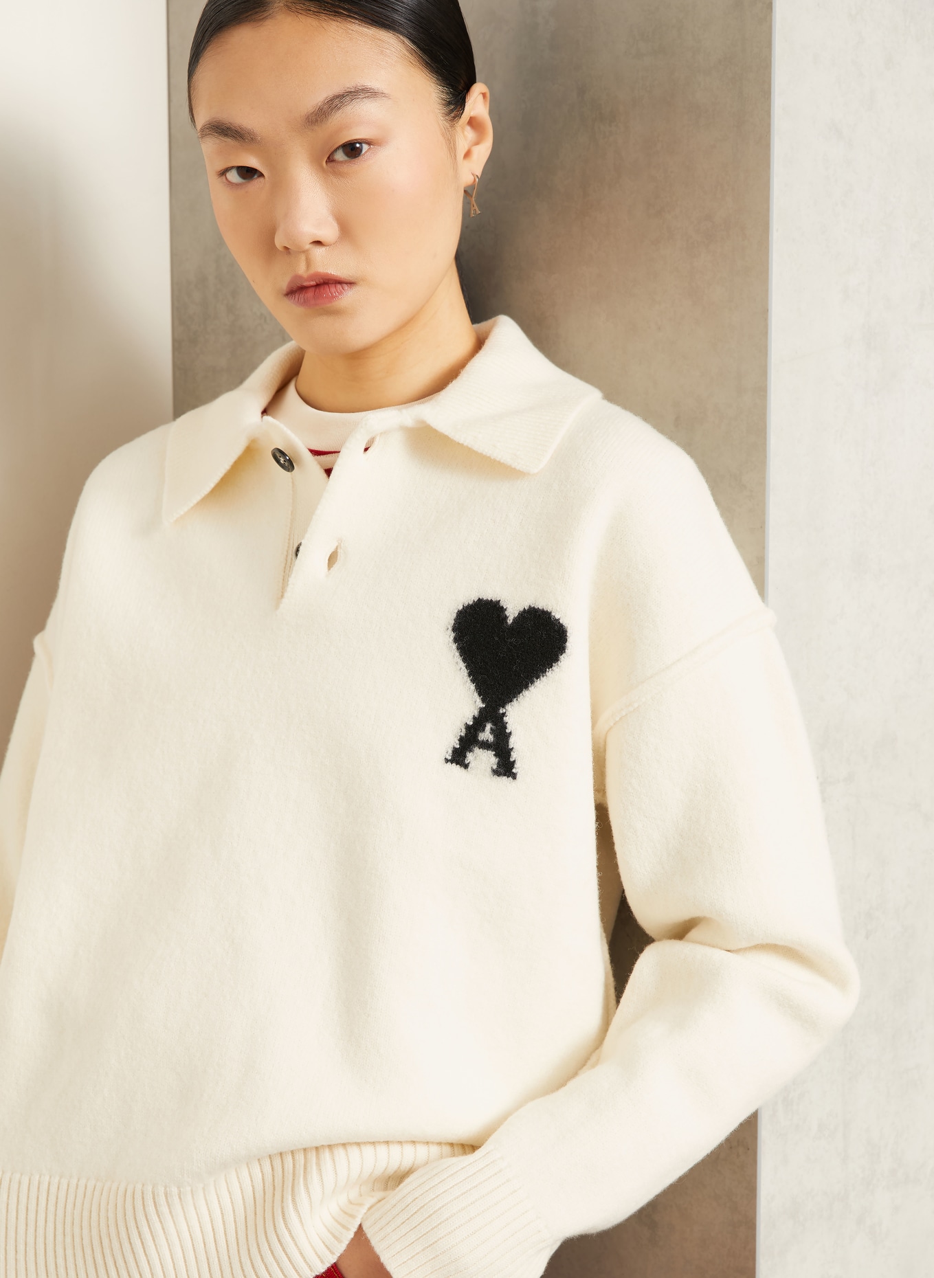 AMI PARIS Pullover: ECRU / SCHWARZ