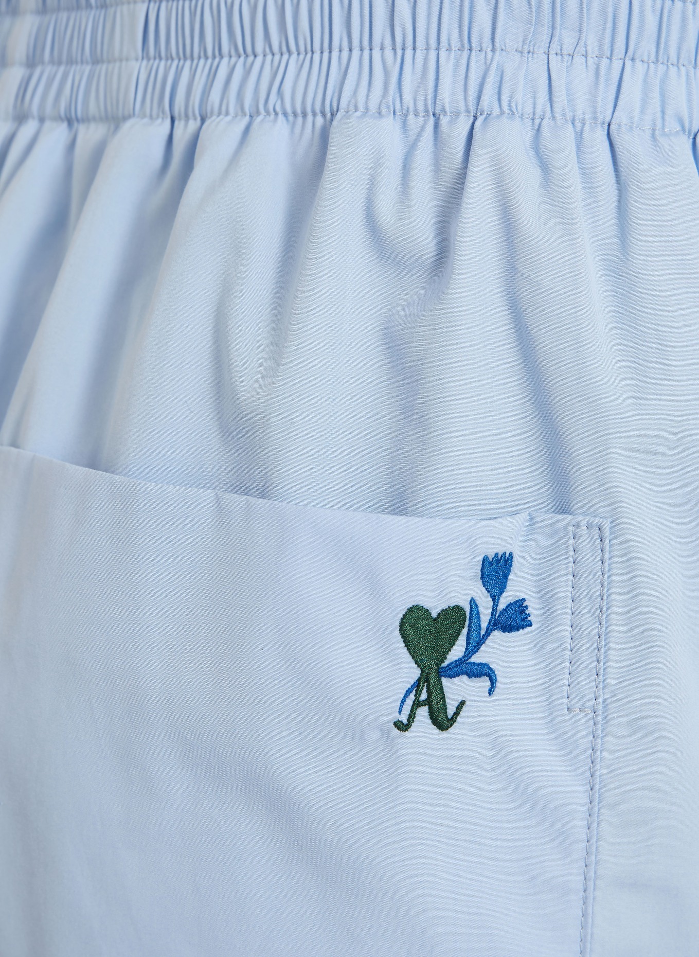 AMI PARIS Short: LICHTBLAUW