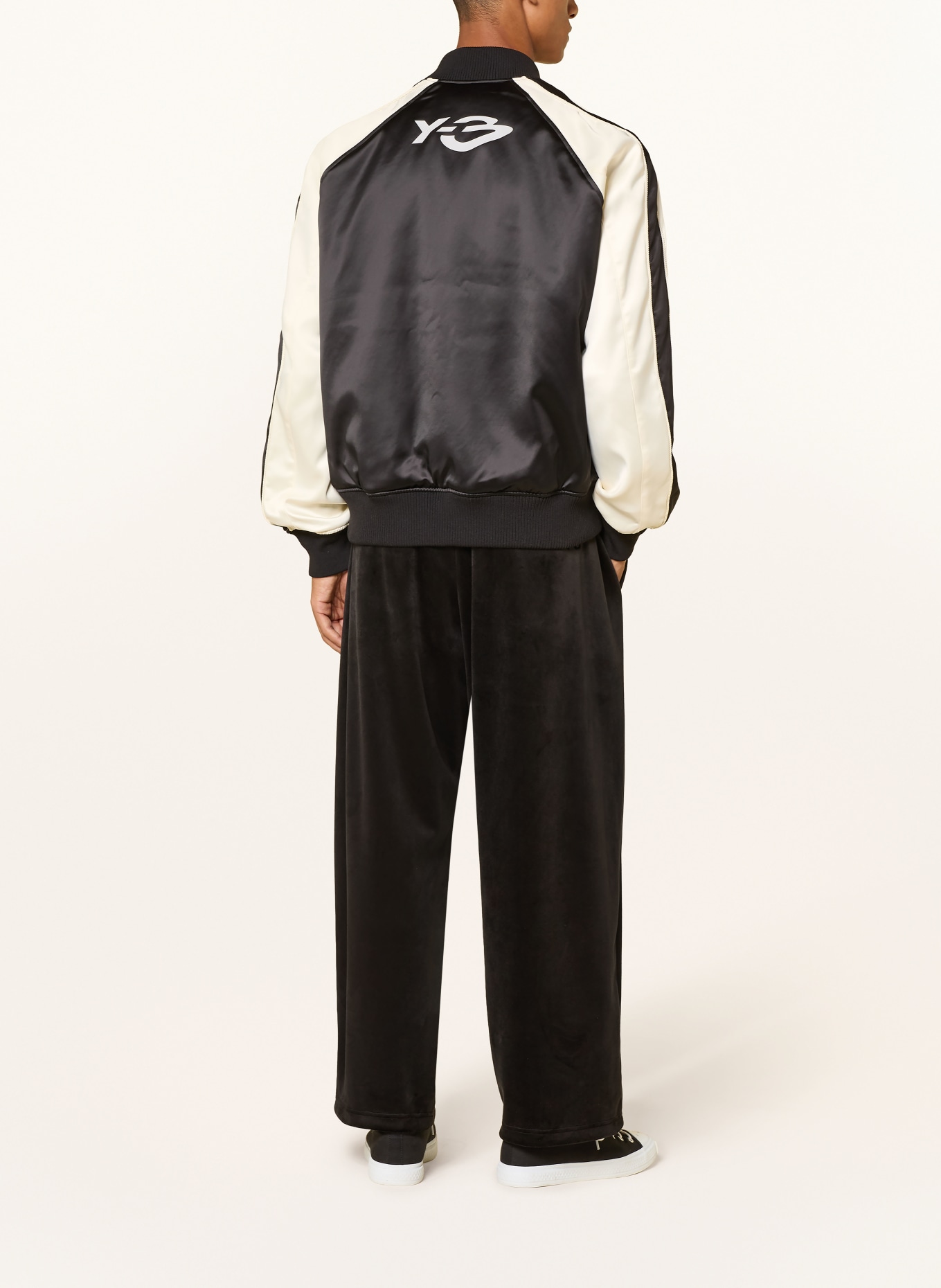 Y-3 Pantaloni în stil jogging, croială largă, din catifea: NEGRU