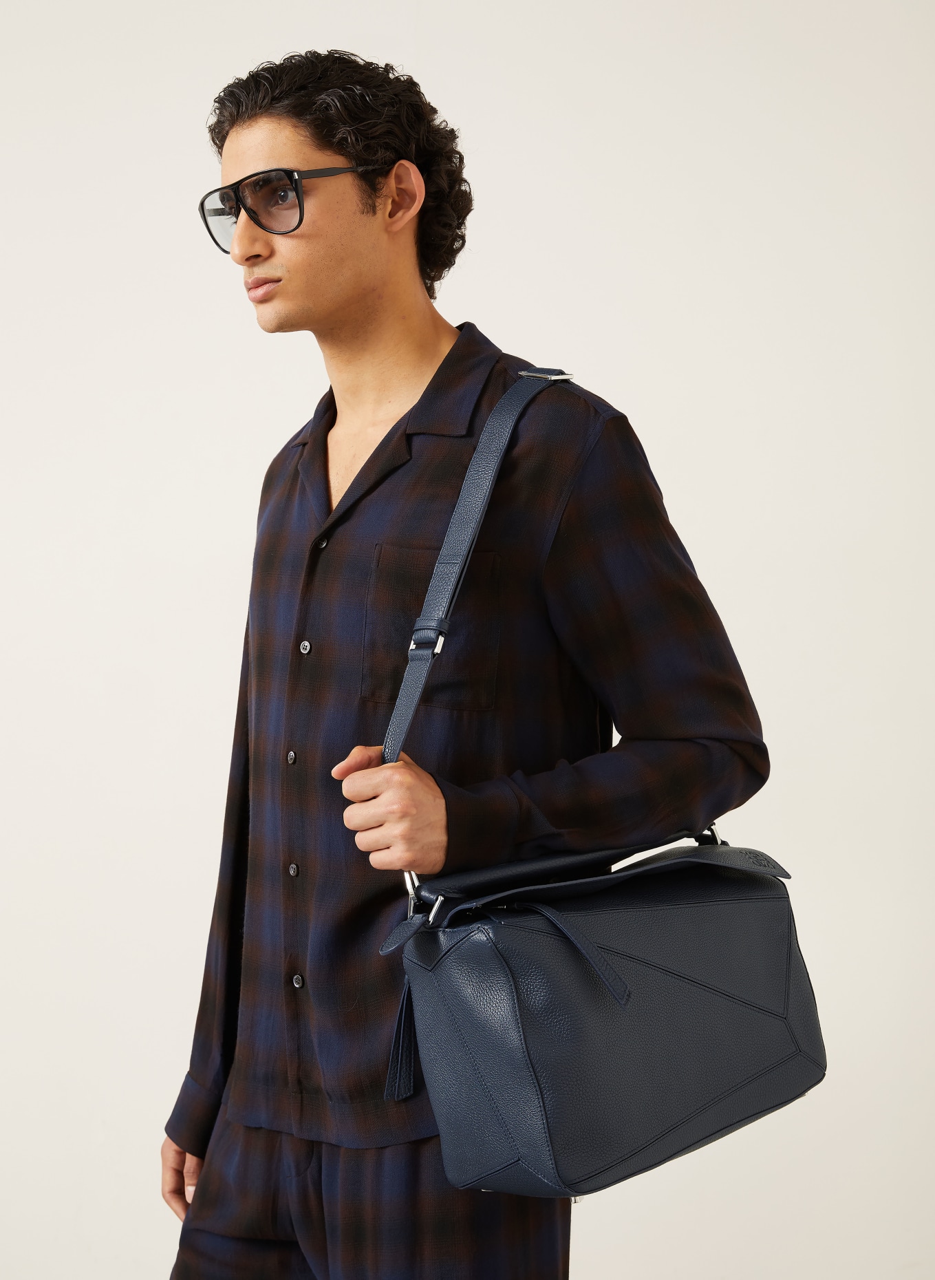 LOEWE Schultertasche PUZZLE LARGE: DUNKELBLAU