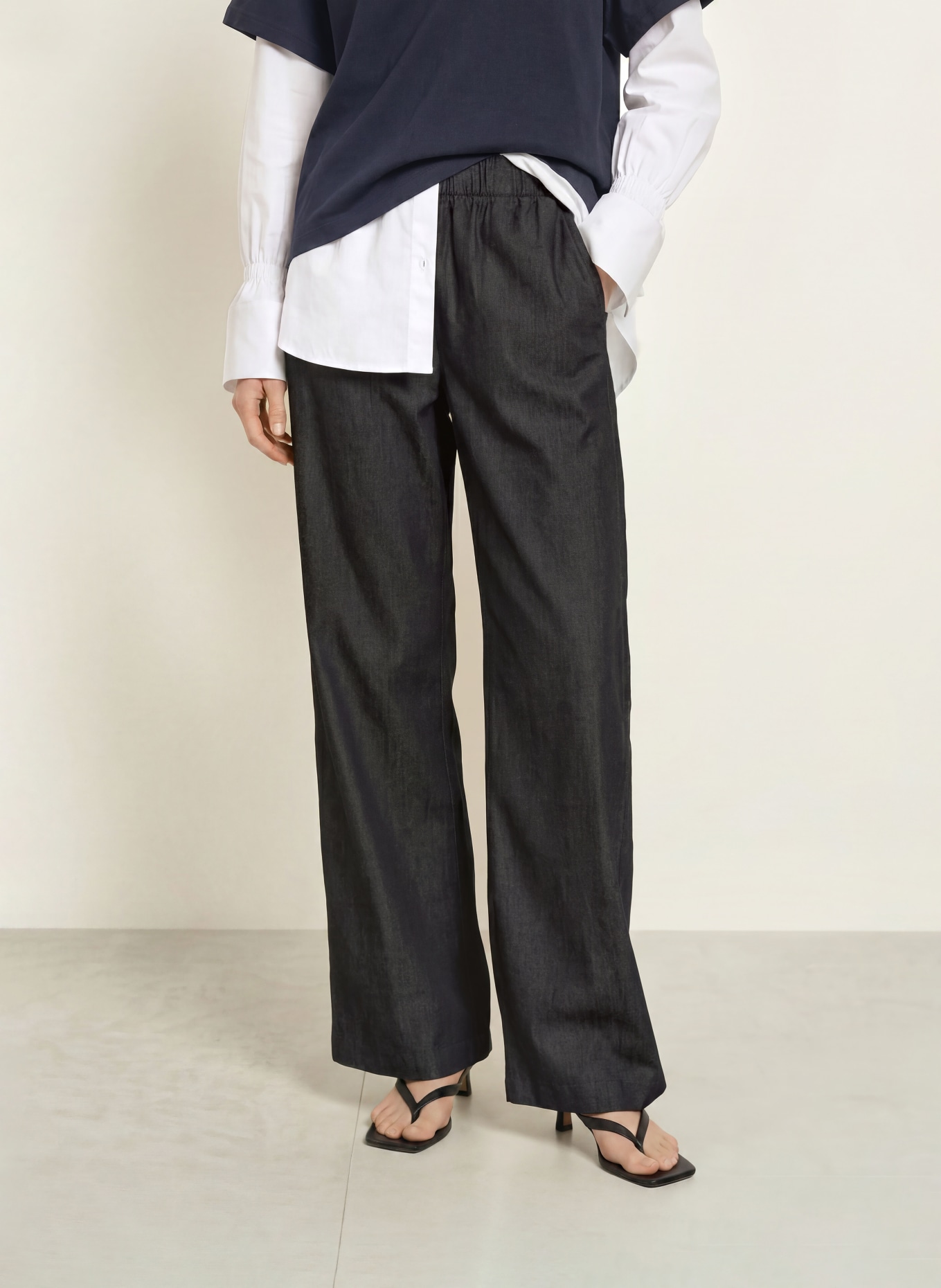 monari Jeans med vid ben: 829 dark grey