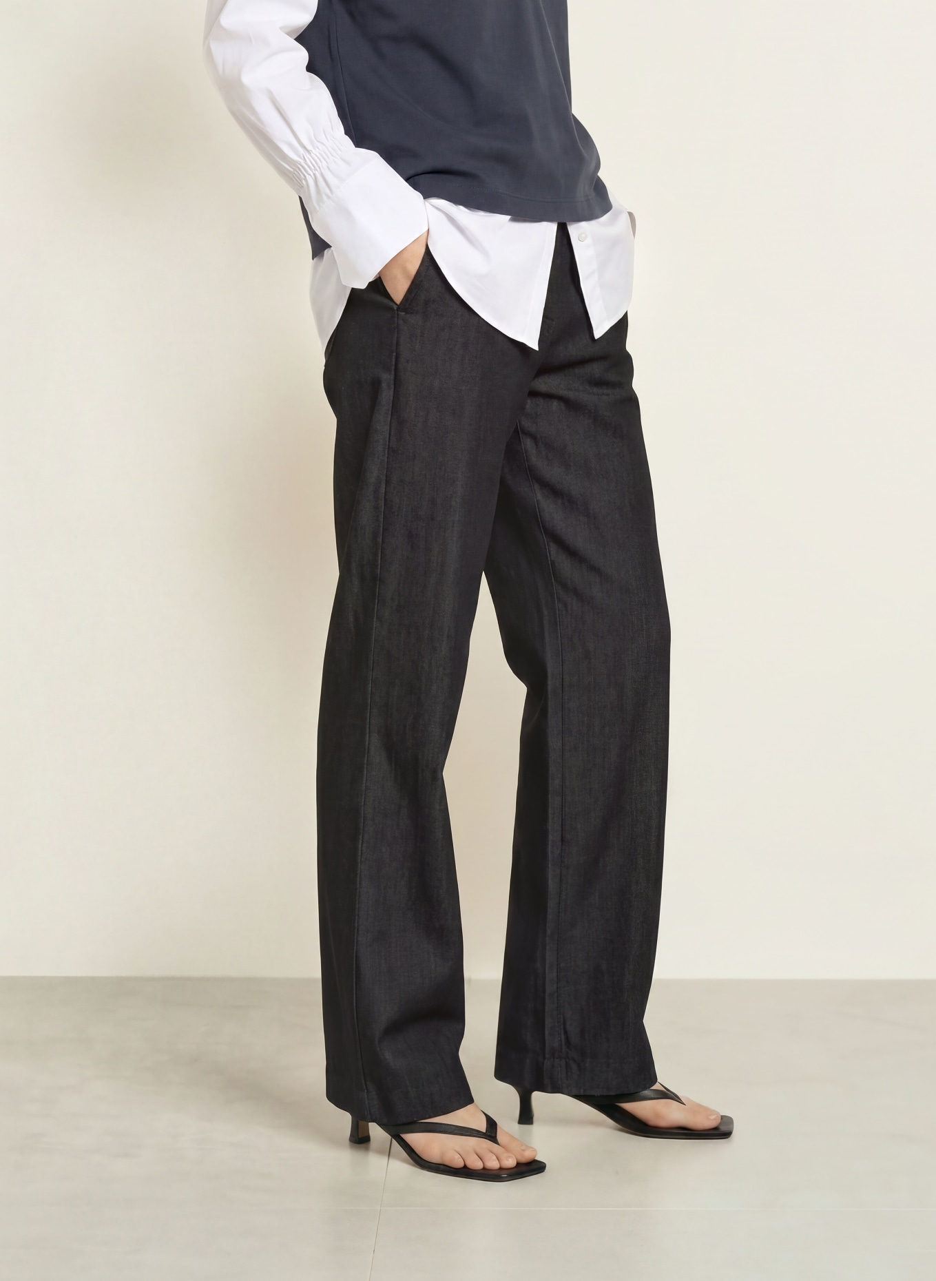 monari Jeans med vid ben: 829 dark grey