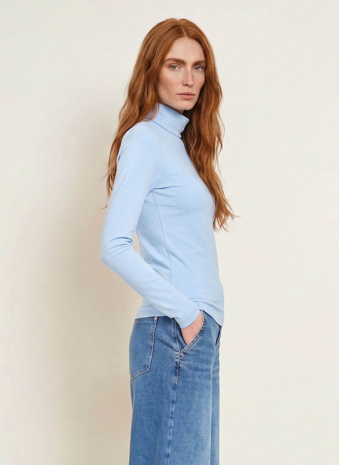 ZAÍDA Colshirt: LICHTBLAUW