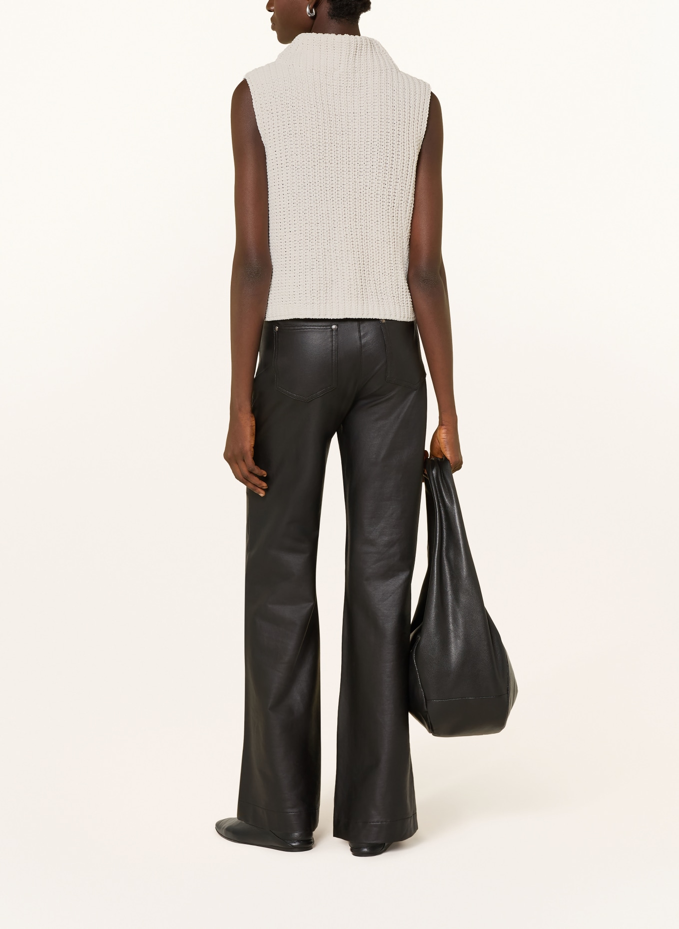 monari Spencer: WIT