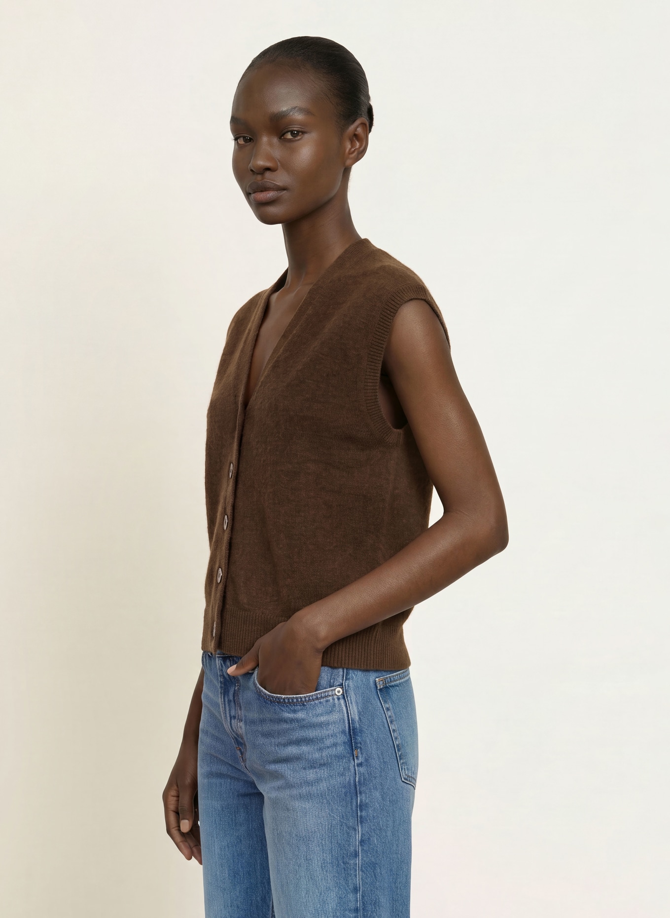 SAINTE MER Knit vest: DARK BROWN