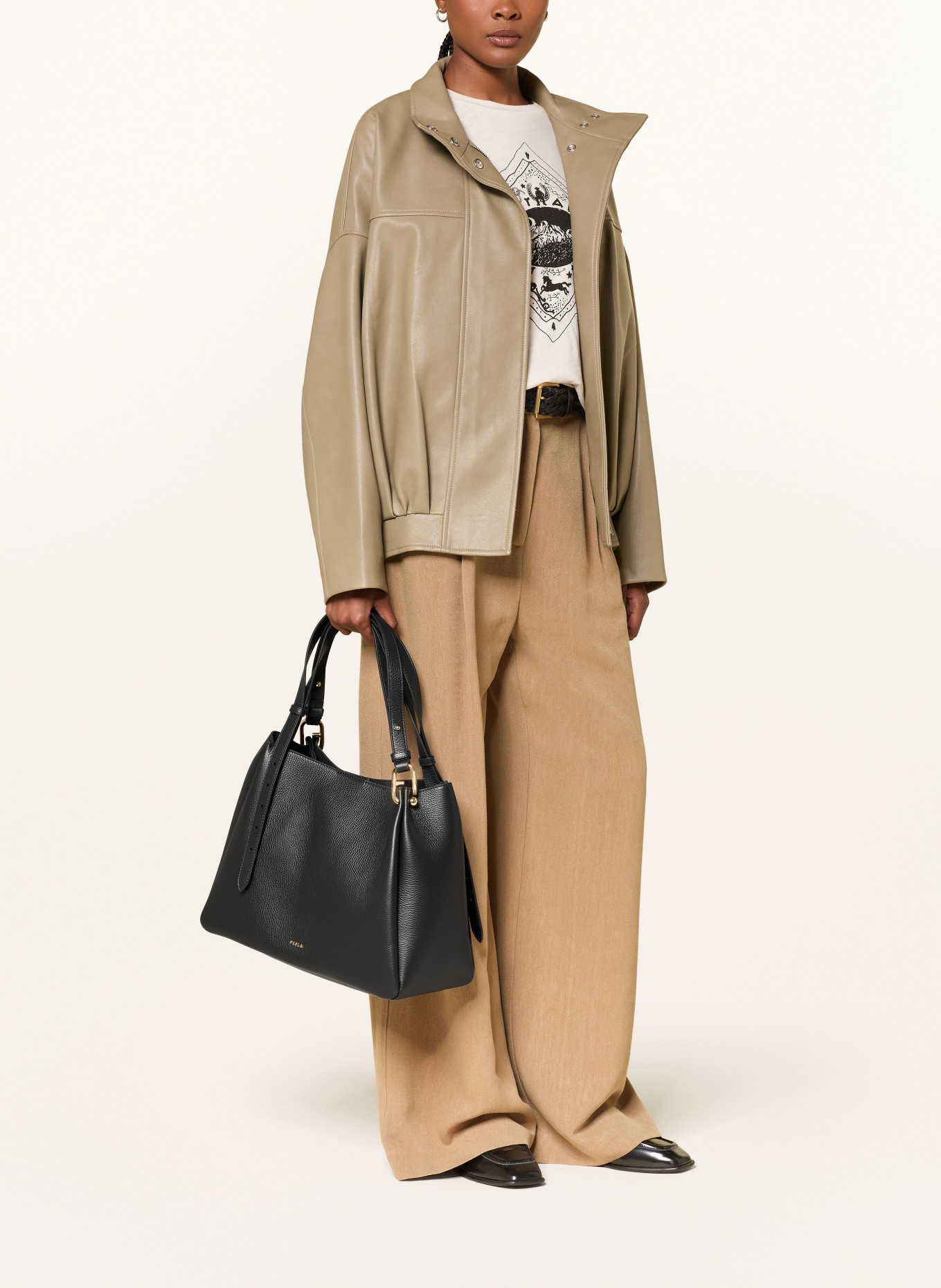 FURLA Shoppers NUVOLA LARGE: ZWART