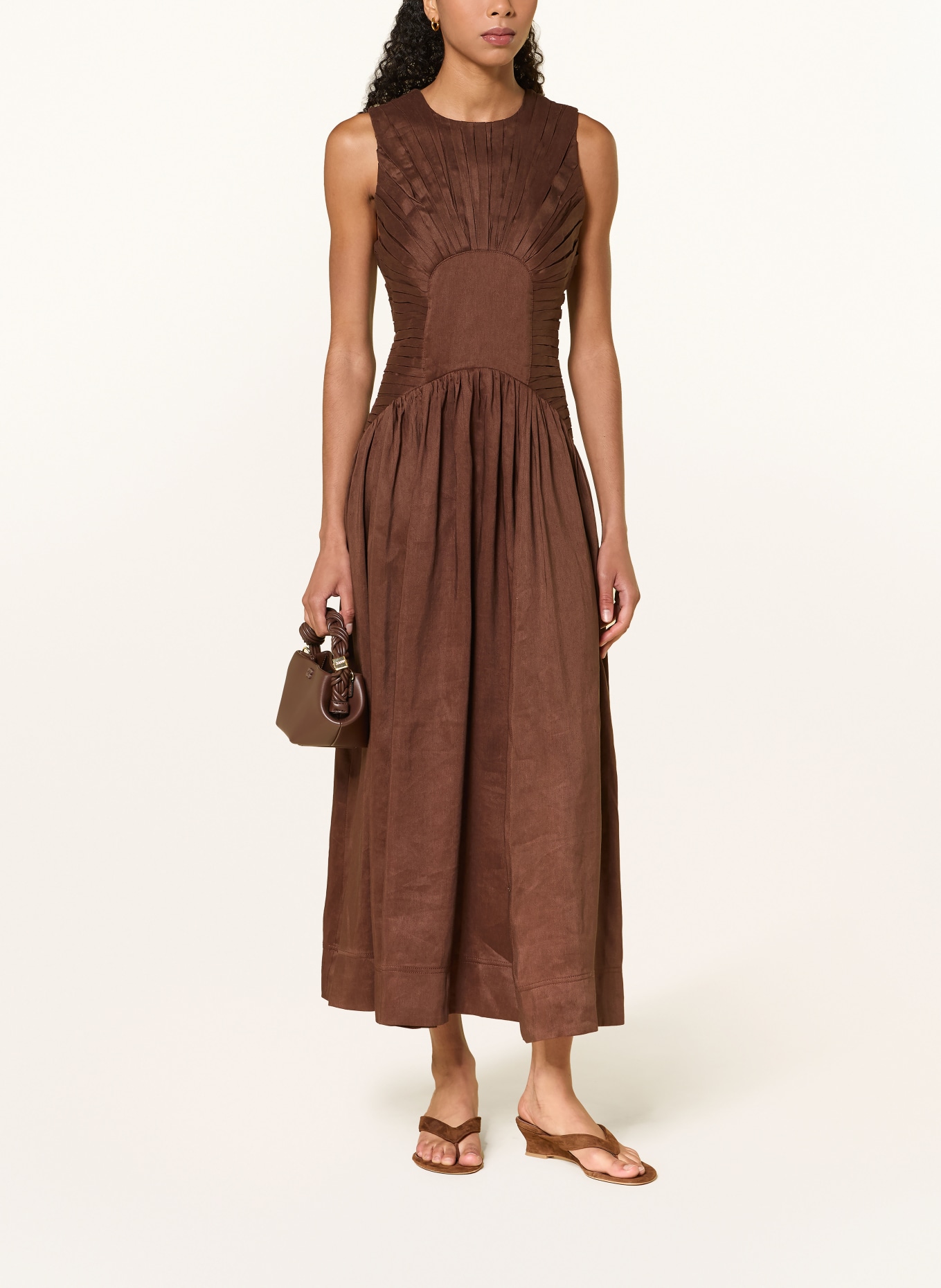 Aje. Robe MEDEA en lin: MARRON FONCÉ