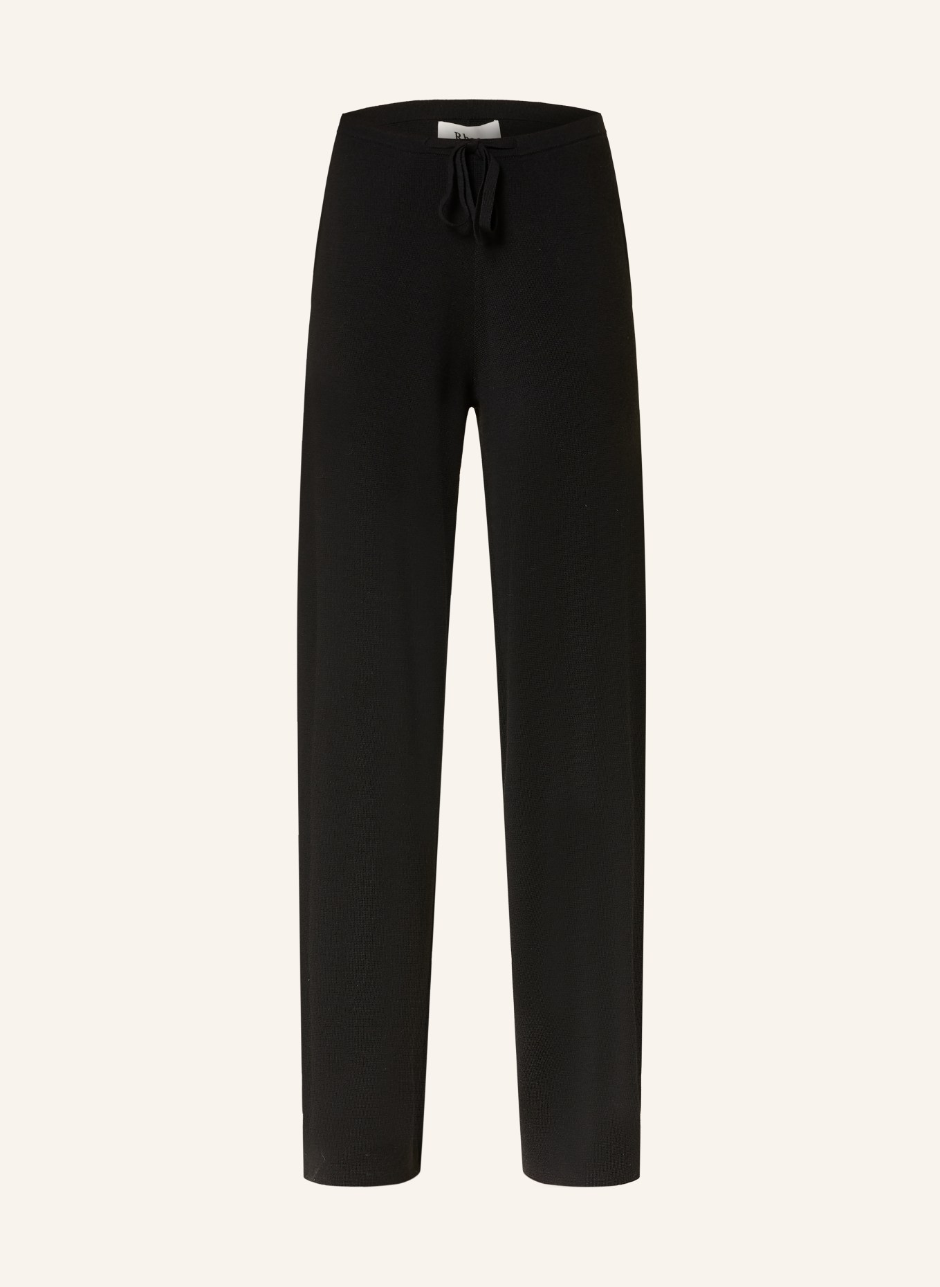 Rhea. Sweatpants: BLACK