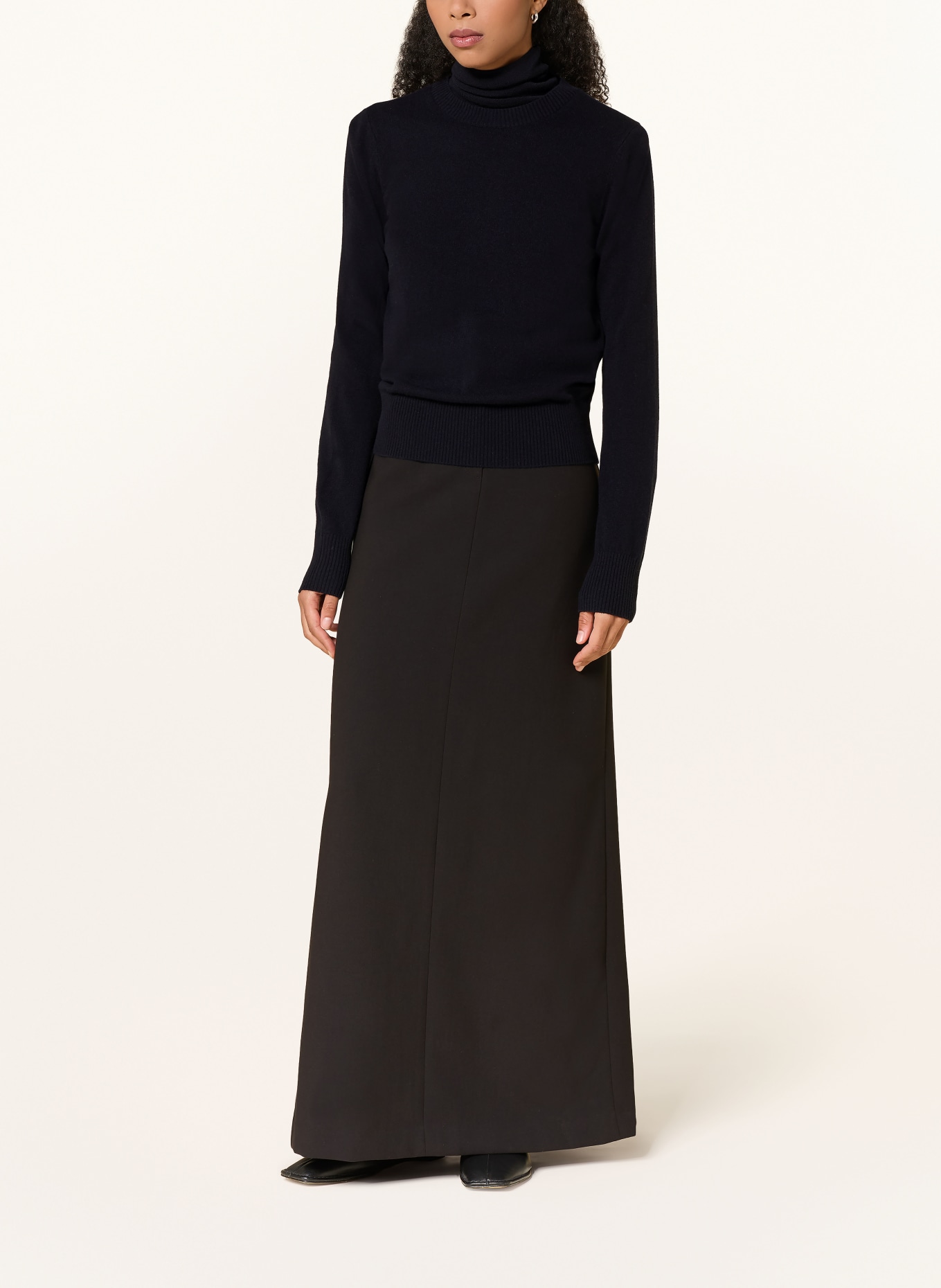 Rhea. Cashmere Sweater: DARK BLUE
