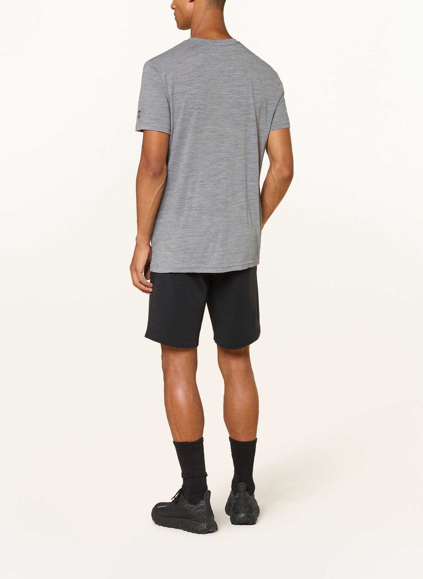 super.natural T-shirt EXPLORING met merinowol: GRIJS