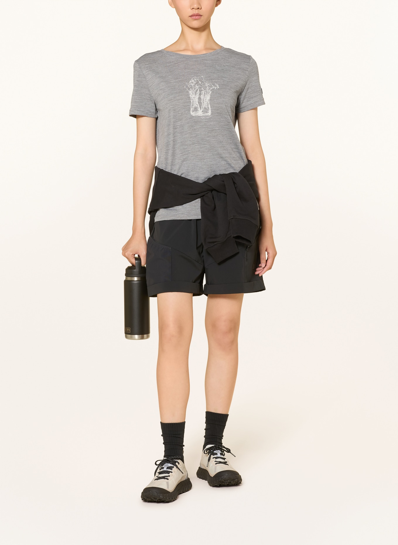 super.natural FLOWER BOOTS T-shirt: GRAY