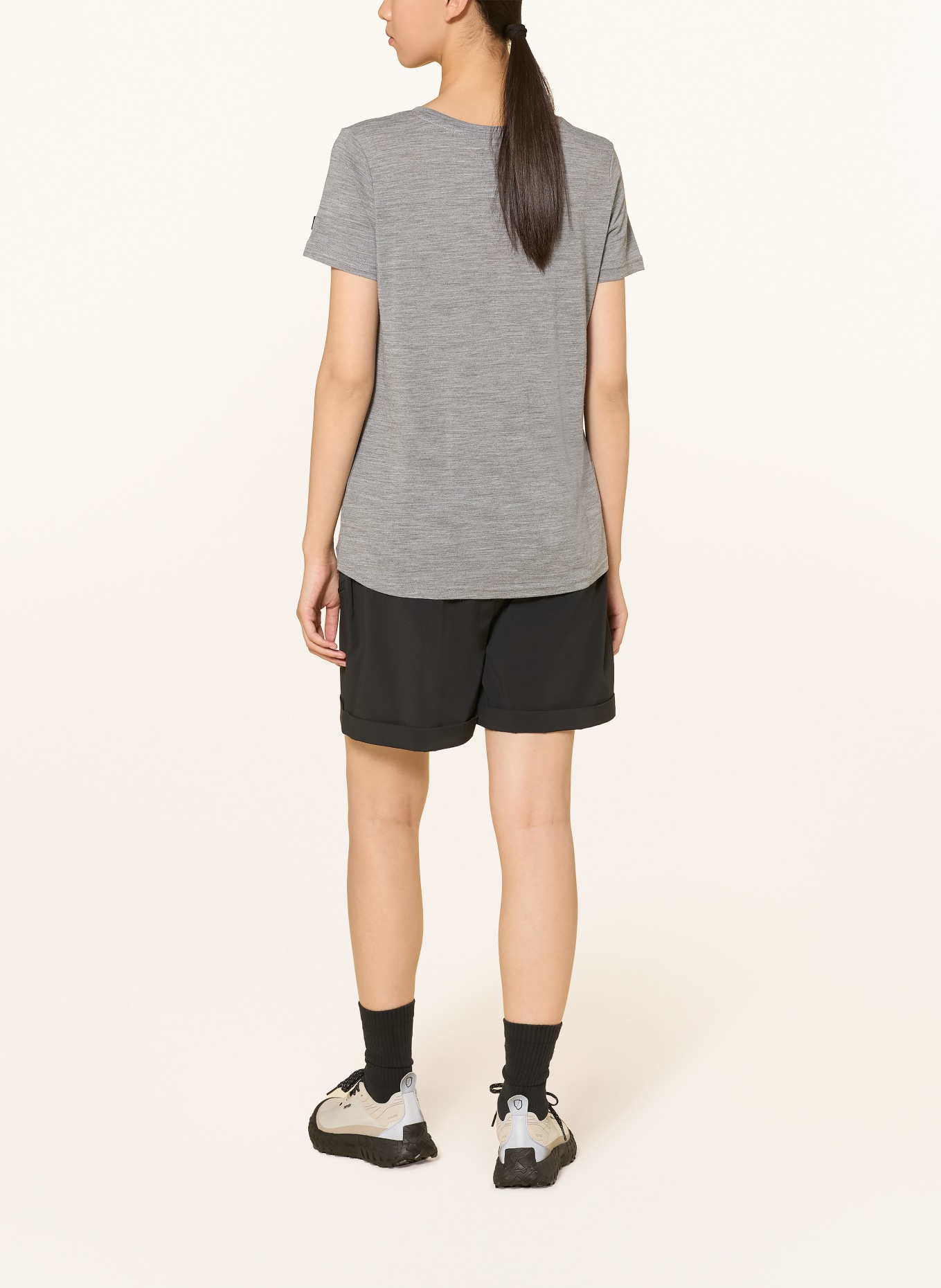 super.natural FLOWER BOOTS T-shirt: GRAY