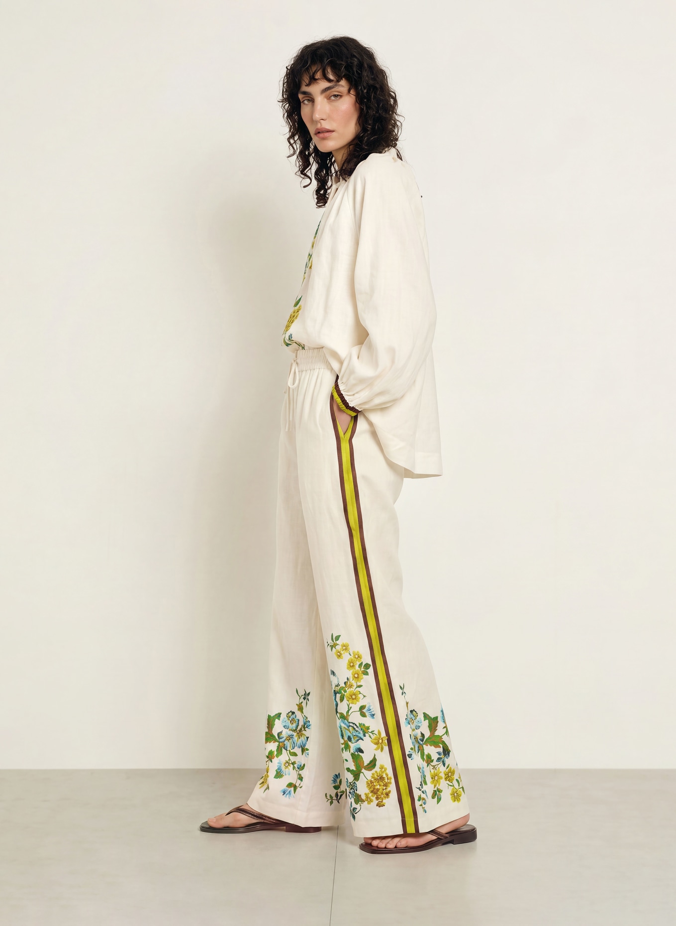 ALÉMAIS Leinenhose PHYLLIS mit Galonstreifen: CREME / BRAUN / NEONGRÜN
