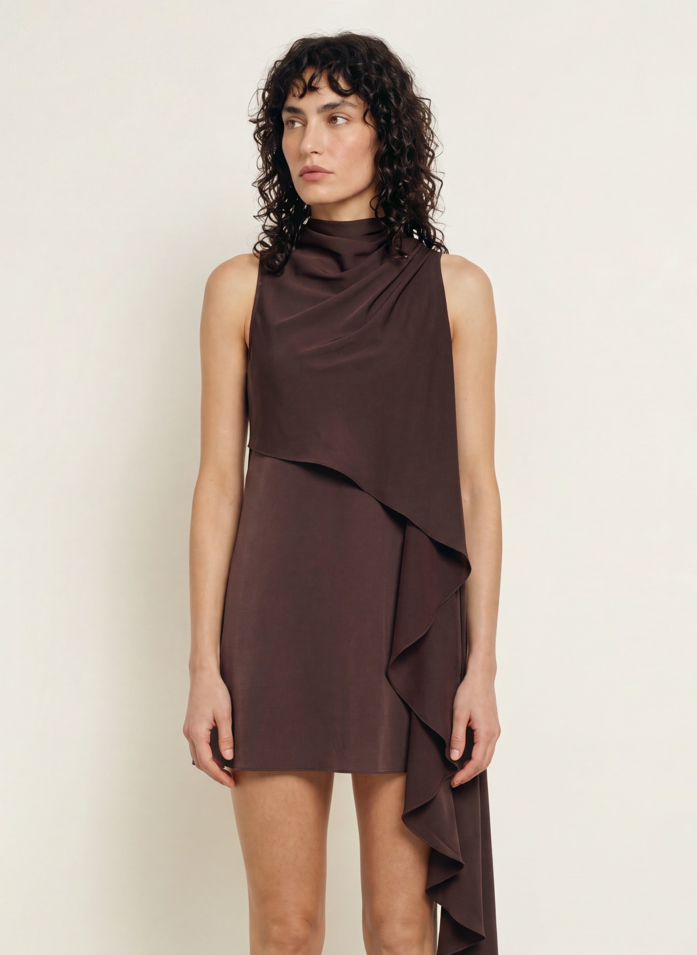 REISS Robe en satin WRENLEY: MARRON FONCÉ