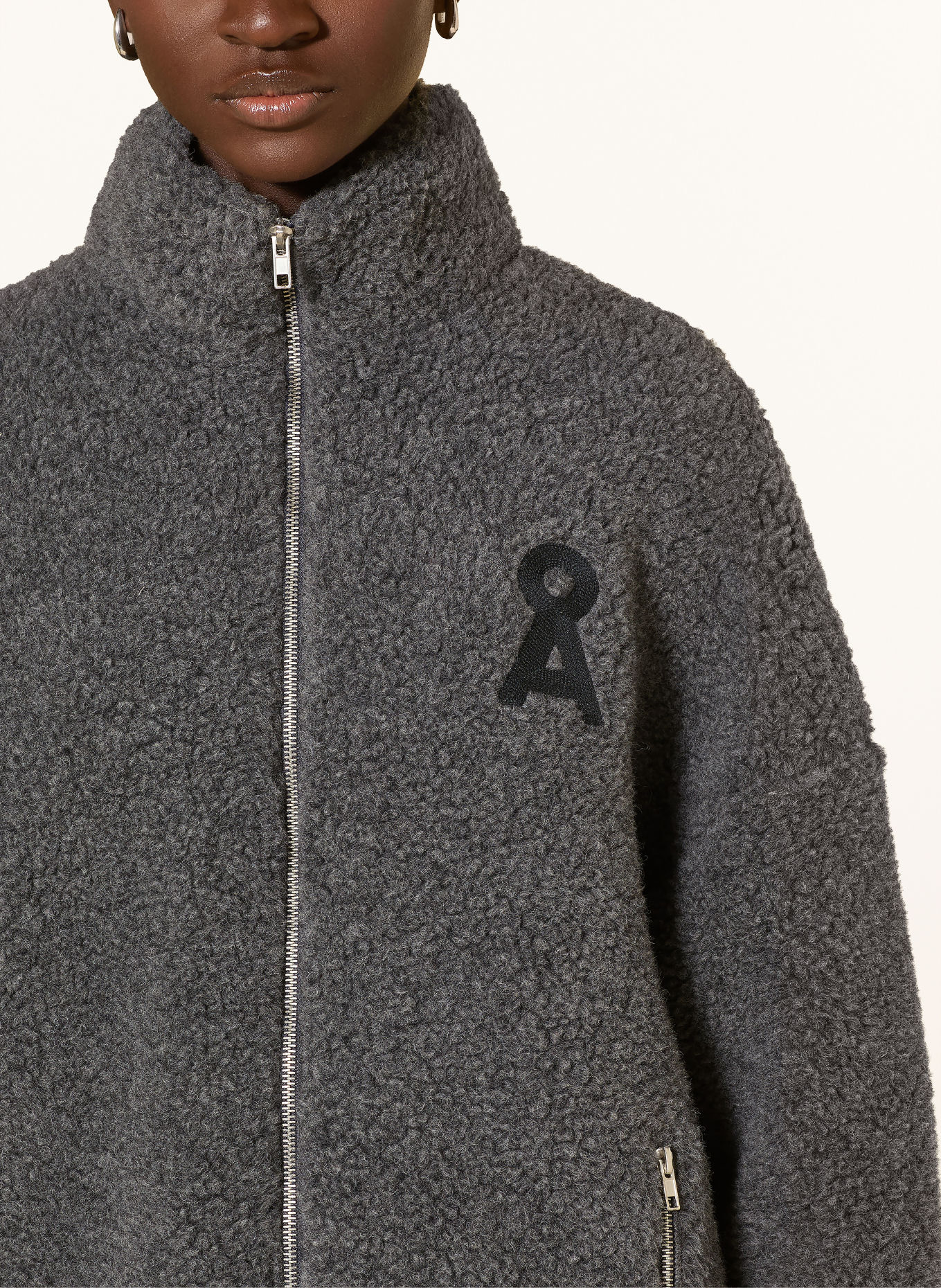 ARMEDANGELS Teddyfell-Jacke: GRAU / SCHWARZ