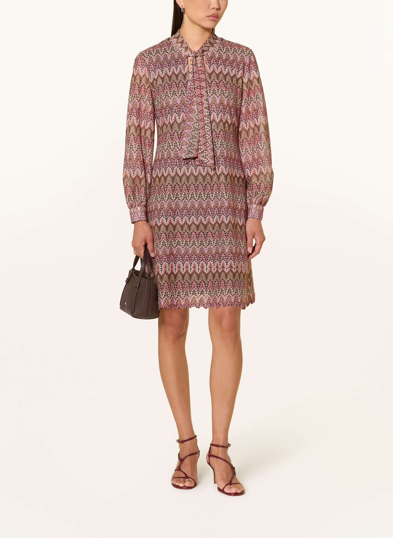 Ana Alcazar Klänning med slips: ROSA / BEIGE / RÖD