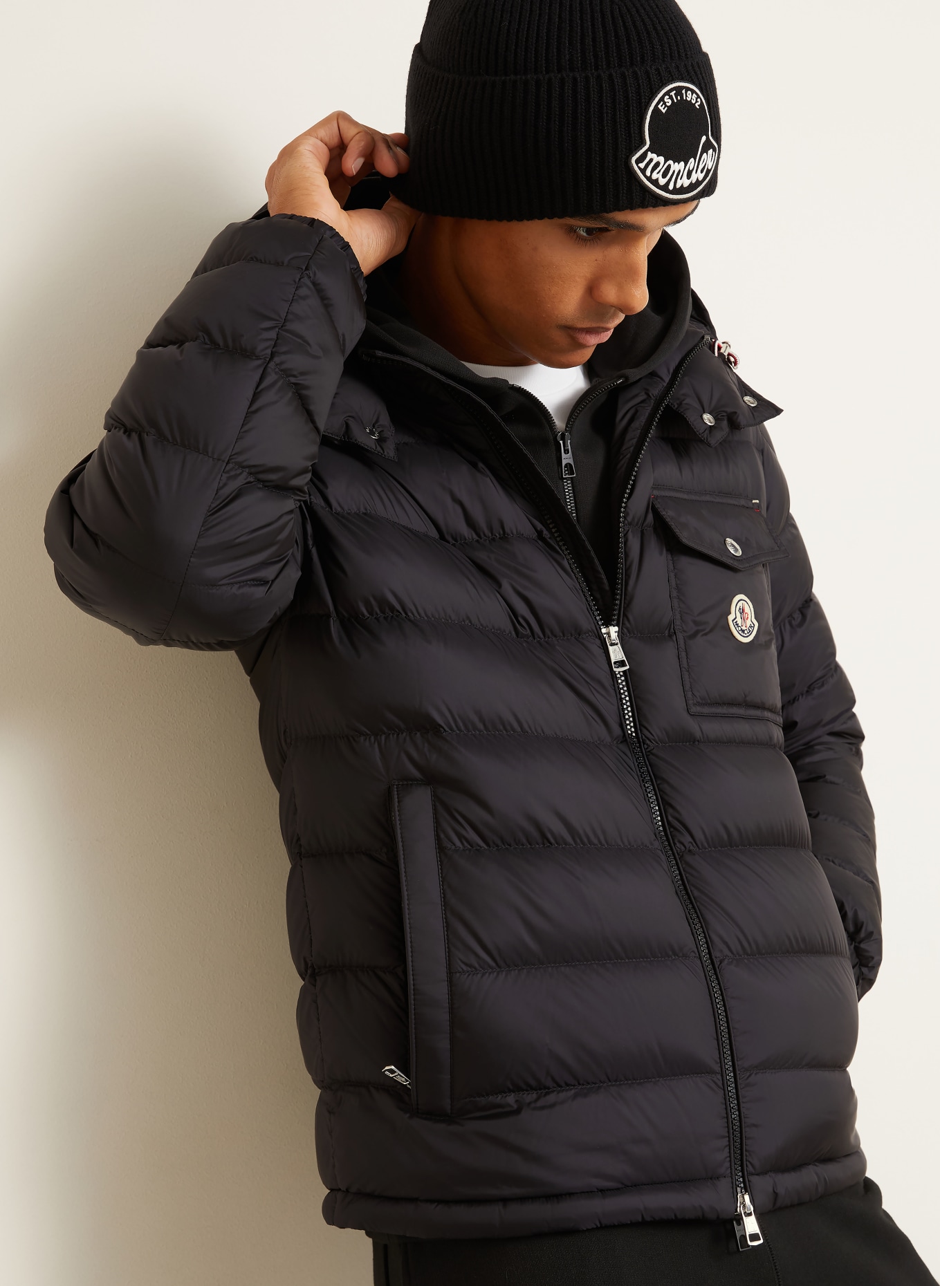 MONCLER VERITH Down Jacket with Detachable Hood: BLACK