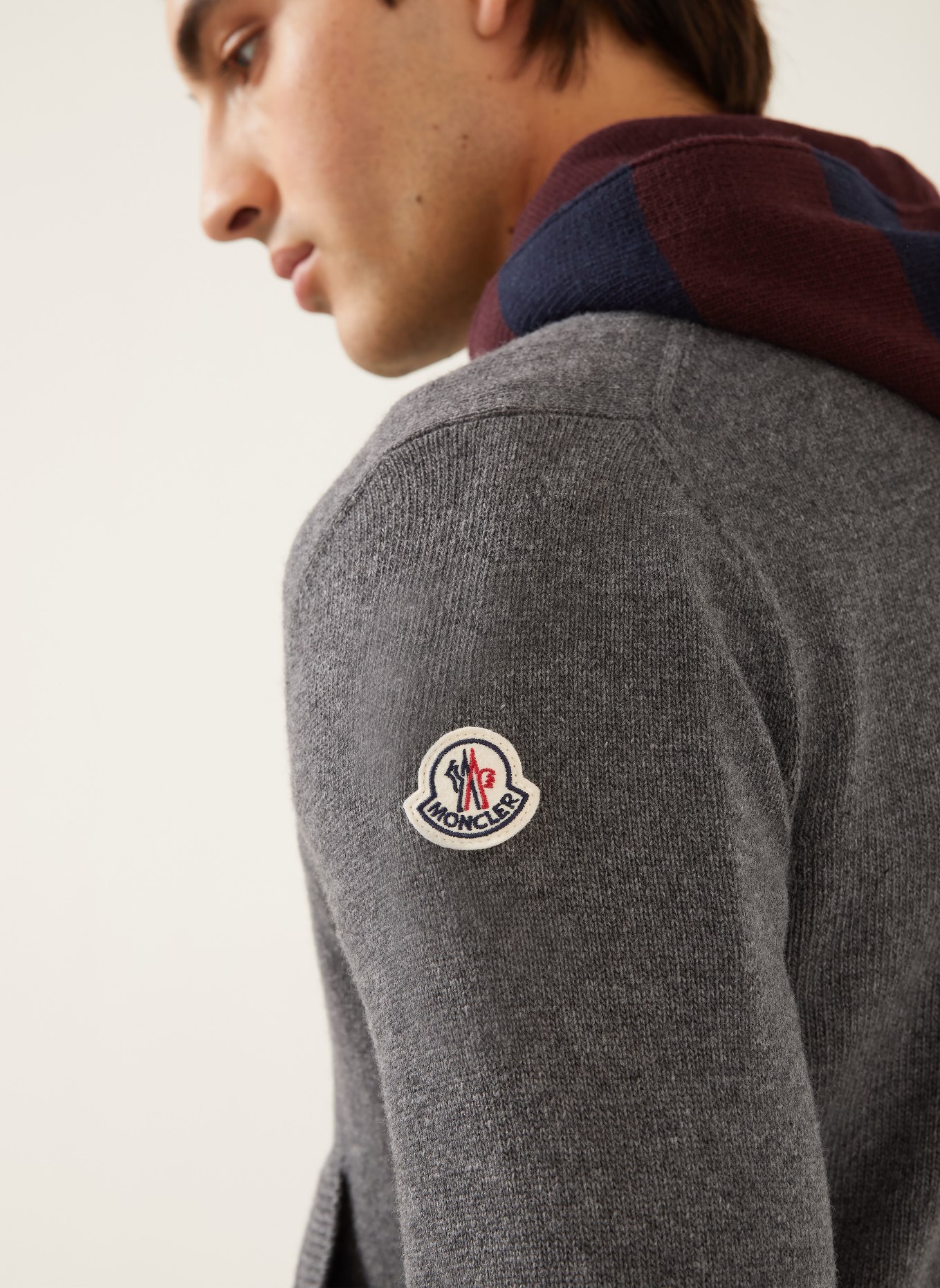 MONCLER Strickjacke: GRAU / DUNKELROT / DUNKELBLAU