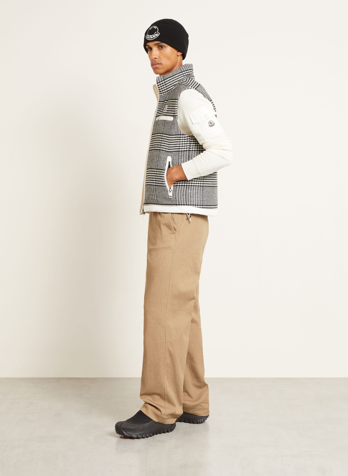MONCLER Regular-Fit Chinos: LIGHT BROWN