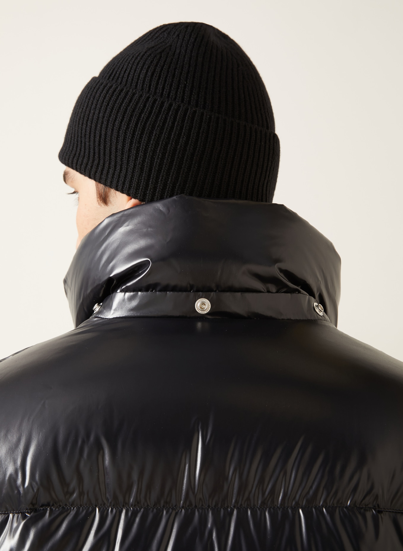 MONCLER Daunenjacke MONTBELIARD mit abnehmbarer Kapuze: SCHWARZ / ROT / WEISS