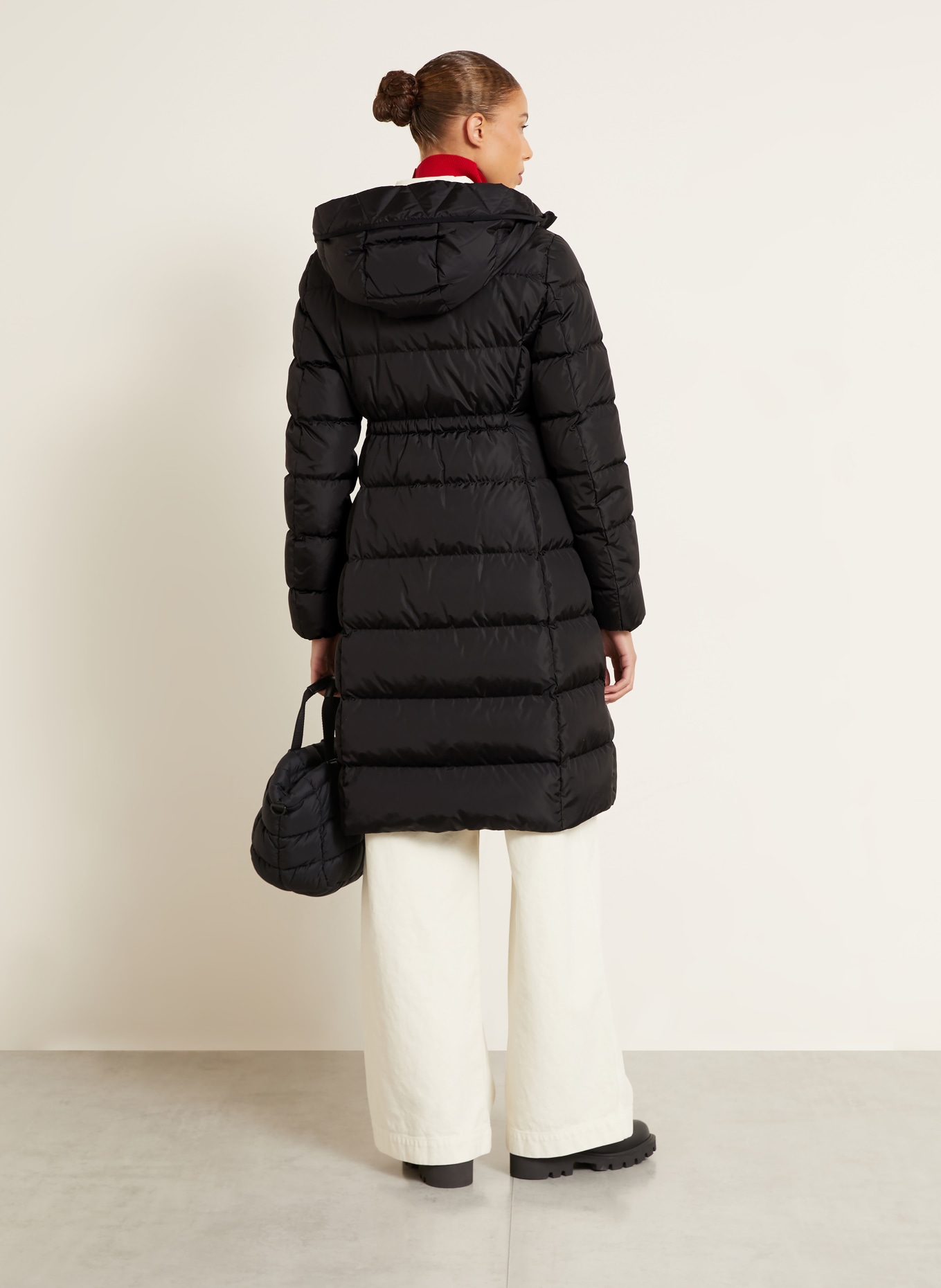 MONCLER Péřový kabát AVOCETTE: ČERNÁ
