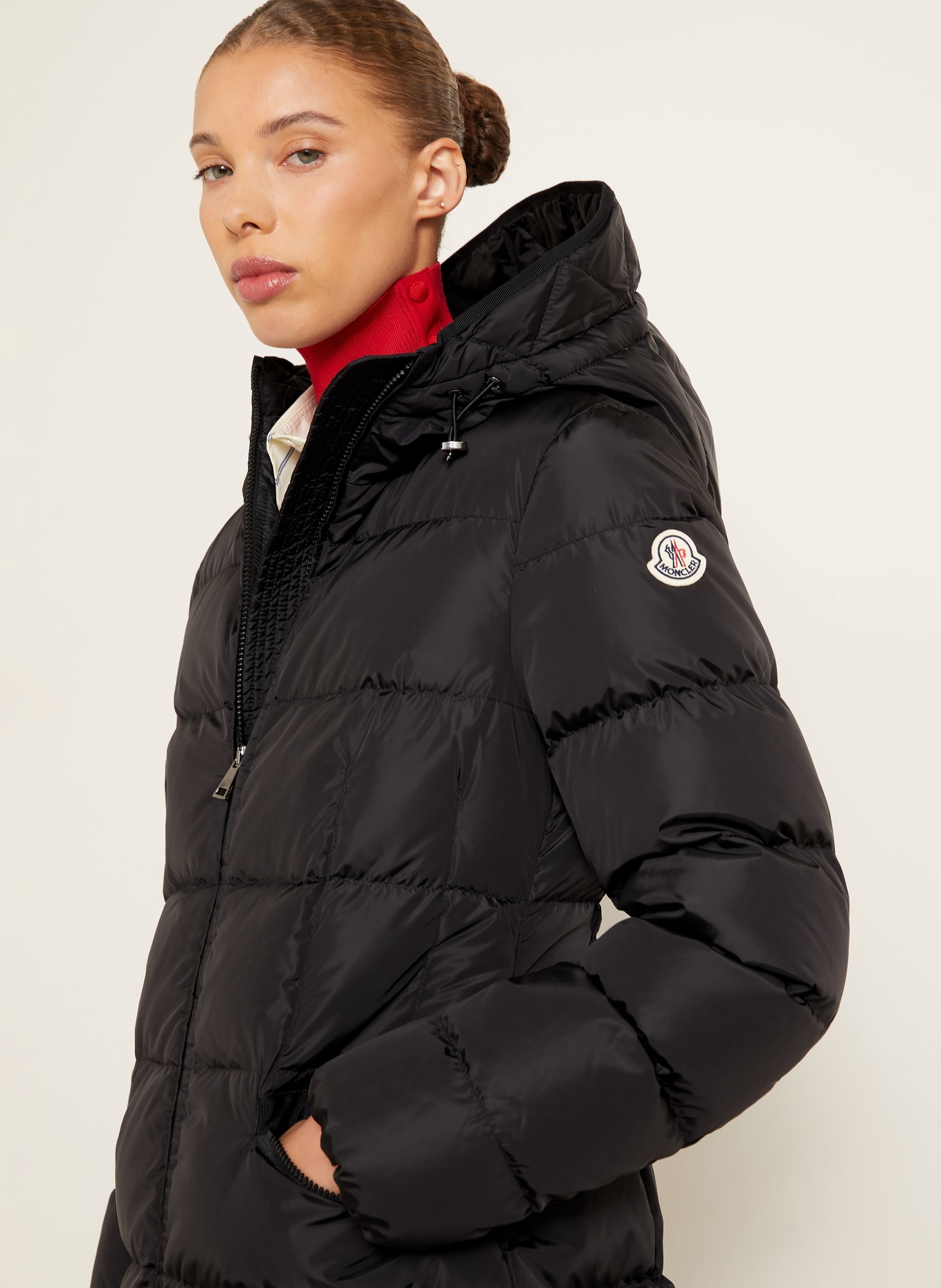 MONCLER Péřový kabát AVOCETTE: ČERNÁ