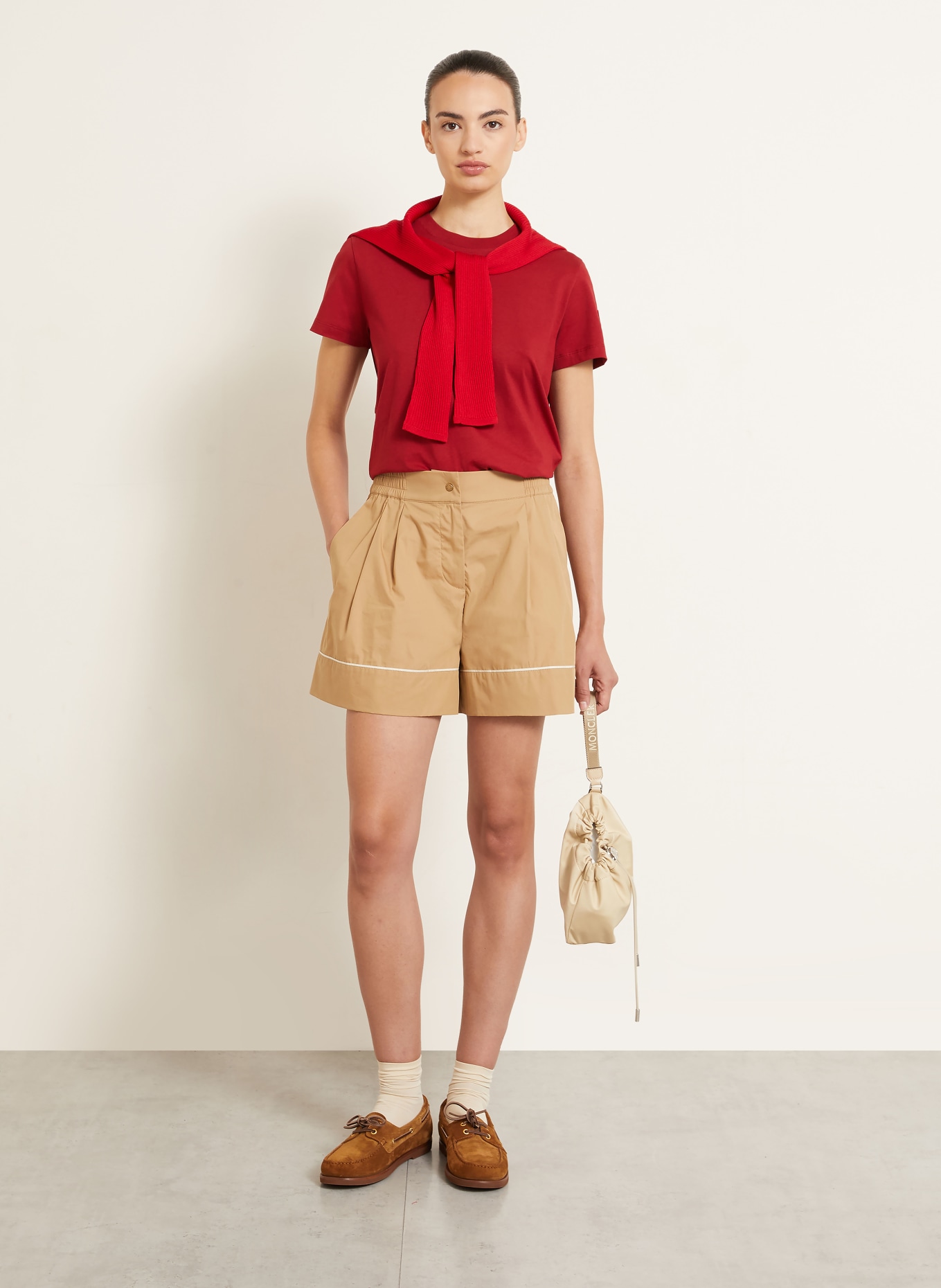 MONCLER Šortky: BÉŽOVÁ / KRÉMOVÁ