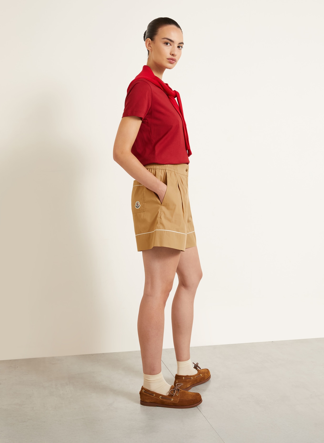 MONCLER Šortky: BÉŽOVÁ / KRÉMOVÁ