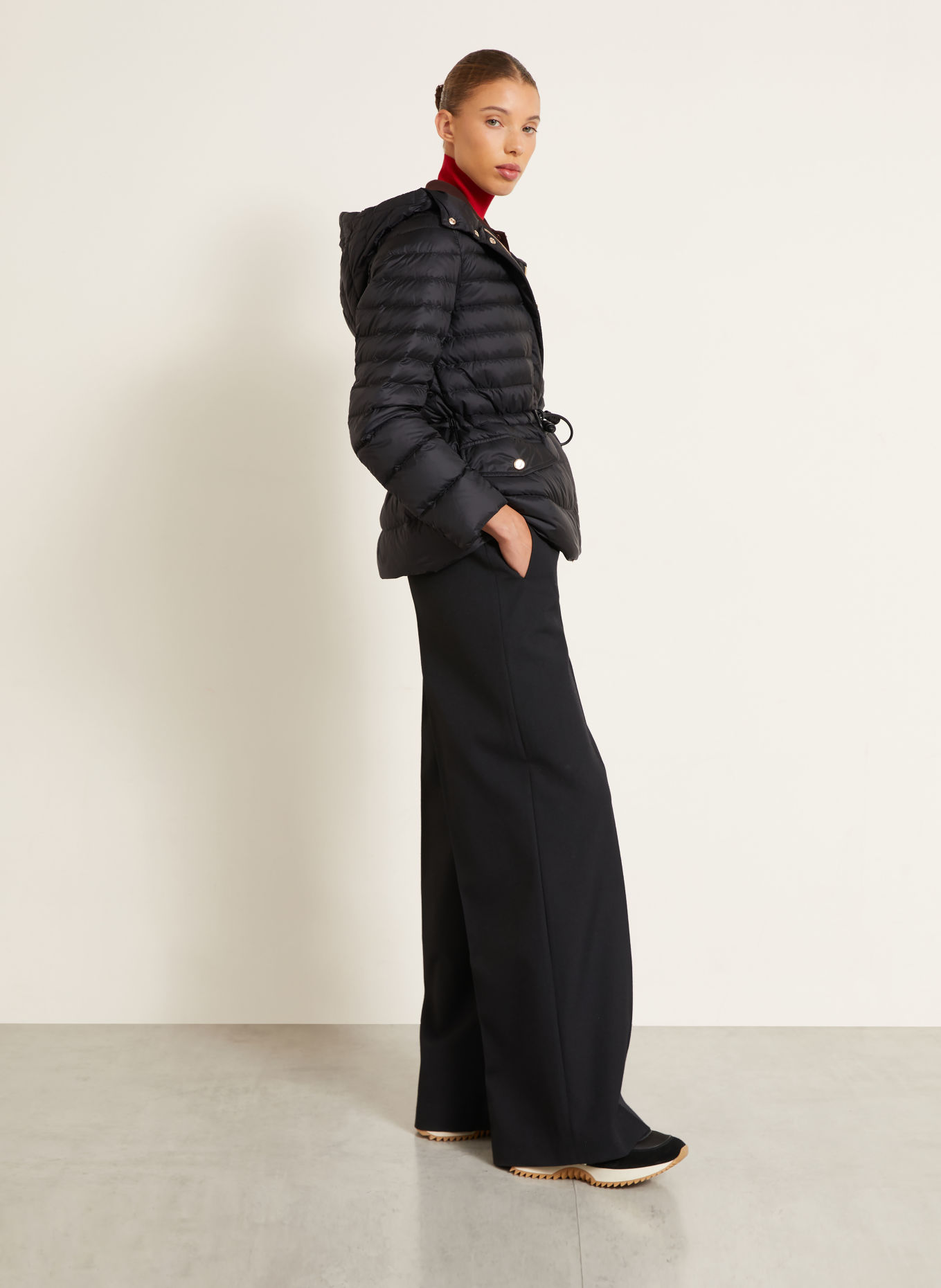 MONCLER Lehká péřová bunda RAIES: ČERNÁ