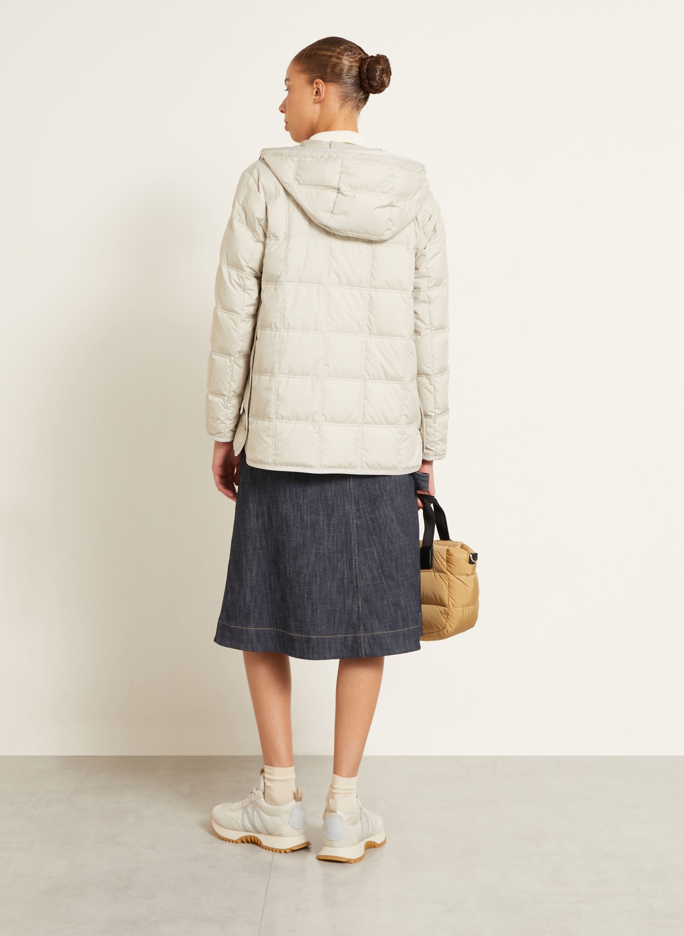 MONCLER Lehká péřová bunda CYGNET: BÉŽOVÁ