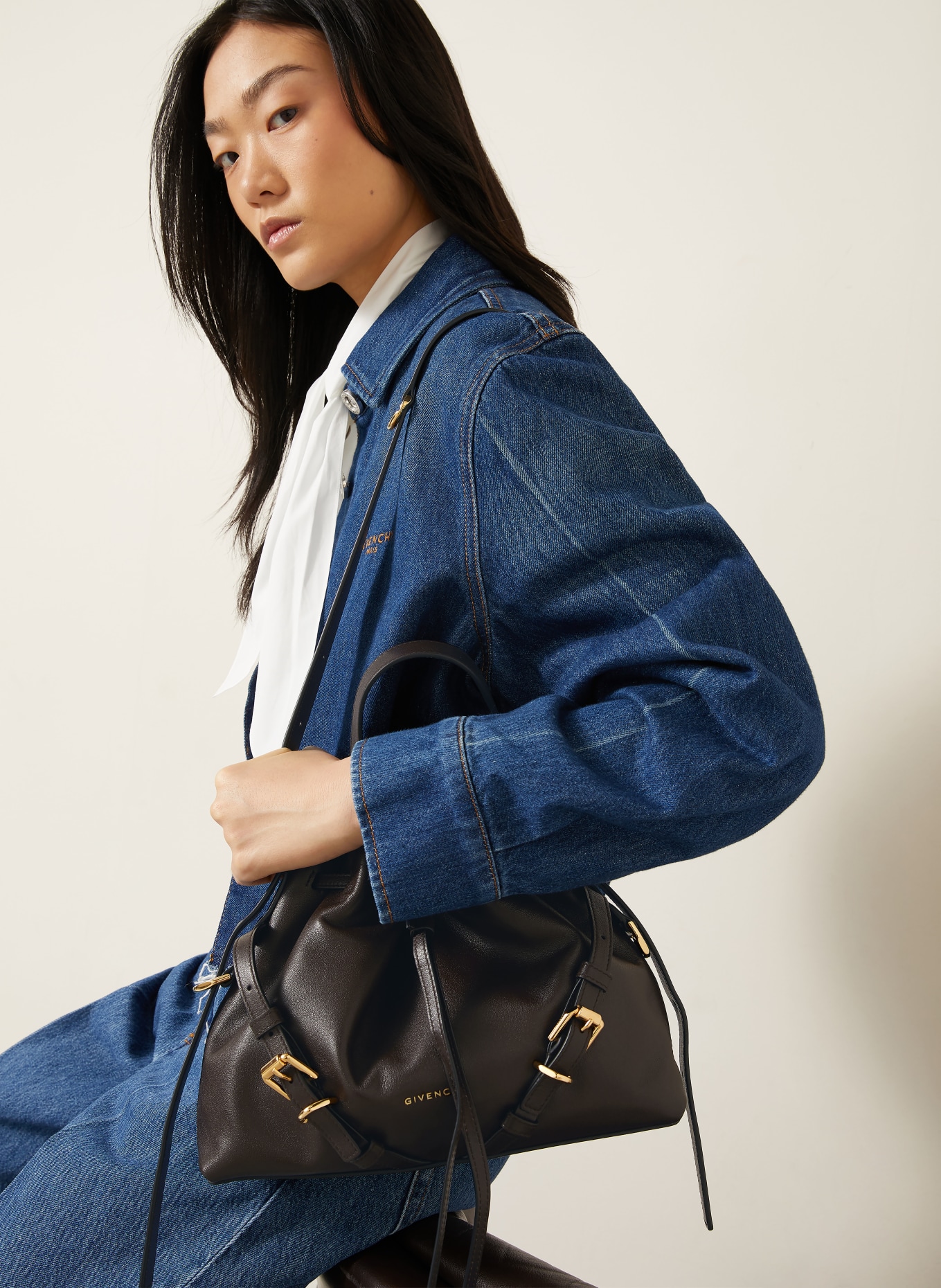 GIVENCHY Axelväska VOYOU SMALL: MÖRKBRUN / GULD