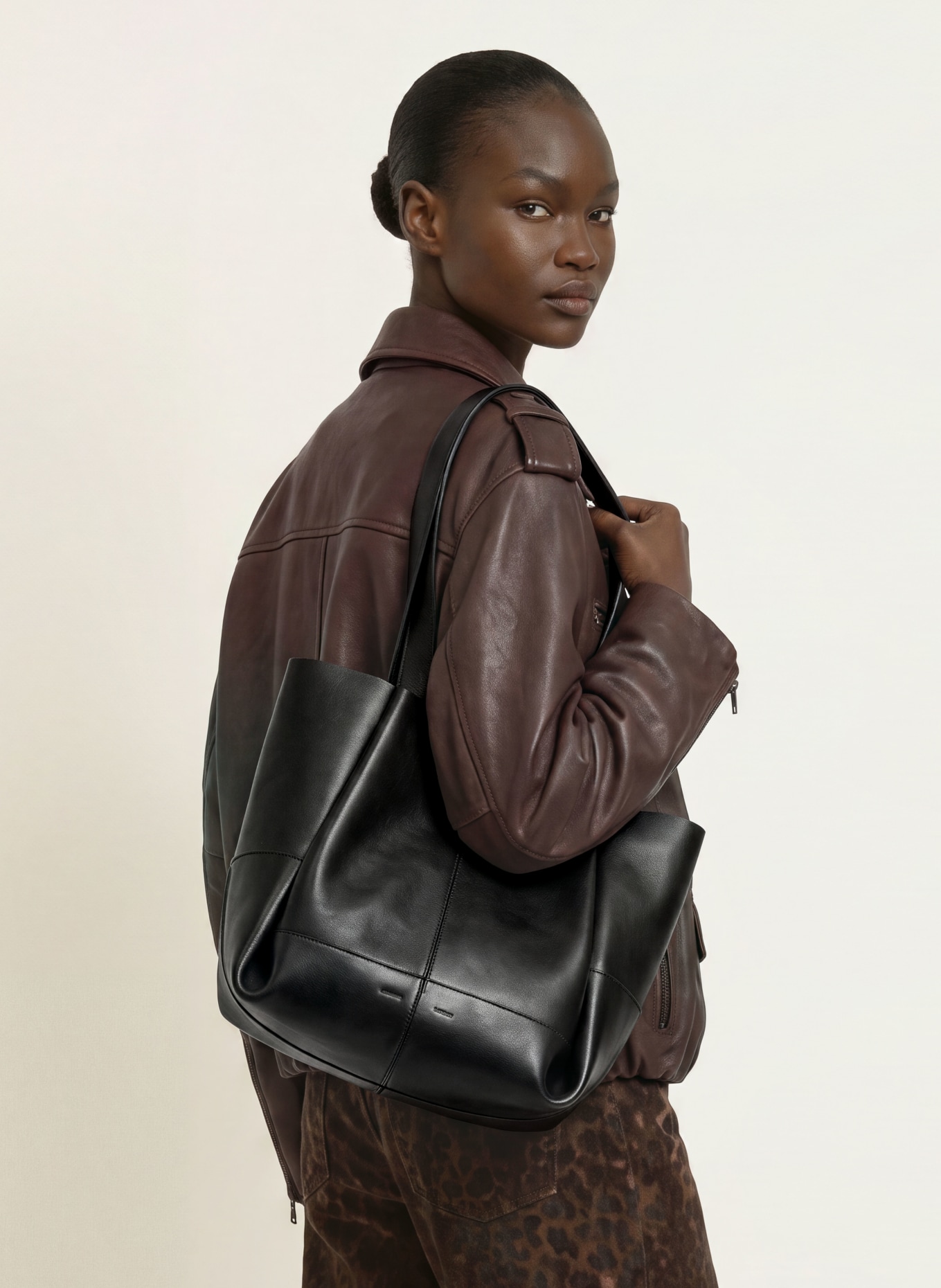 ALLSAINTS Shopper ROSALIE: SVART / SILVER