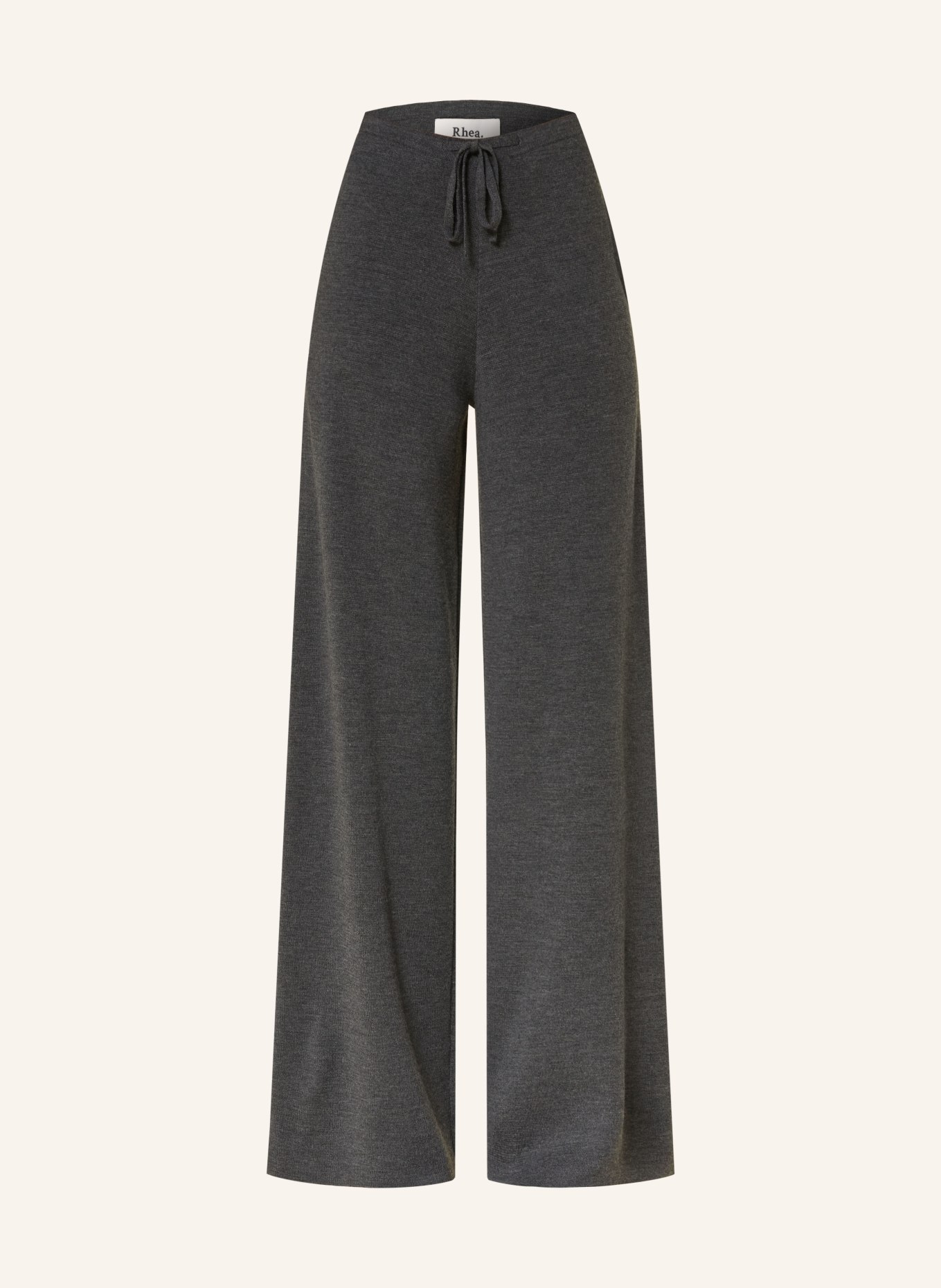 Rhea. Sweatpants: DARK GRAY
