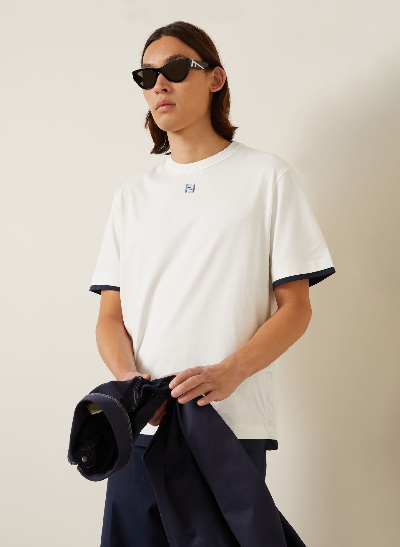 FENDI T-shirt: WIT / DONKERBLAUW