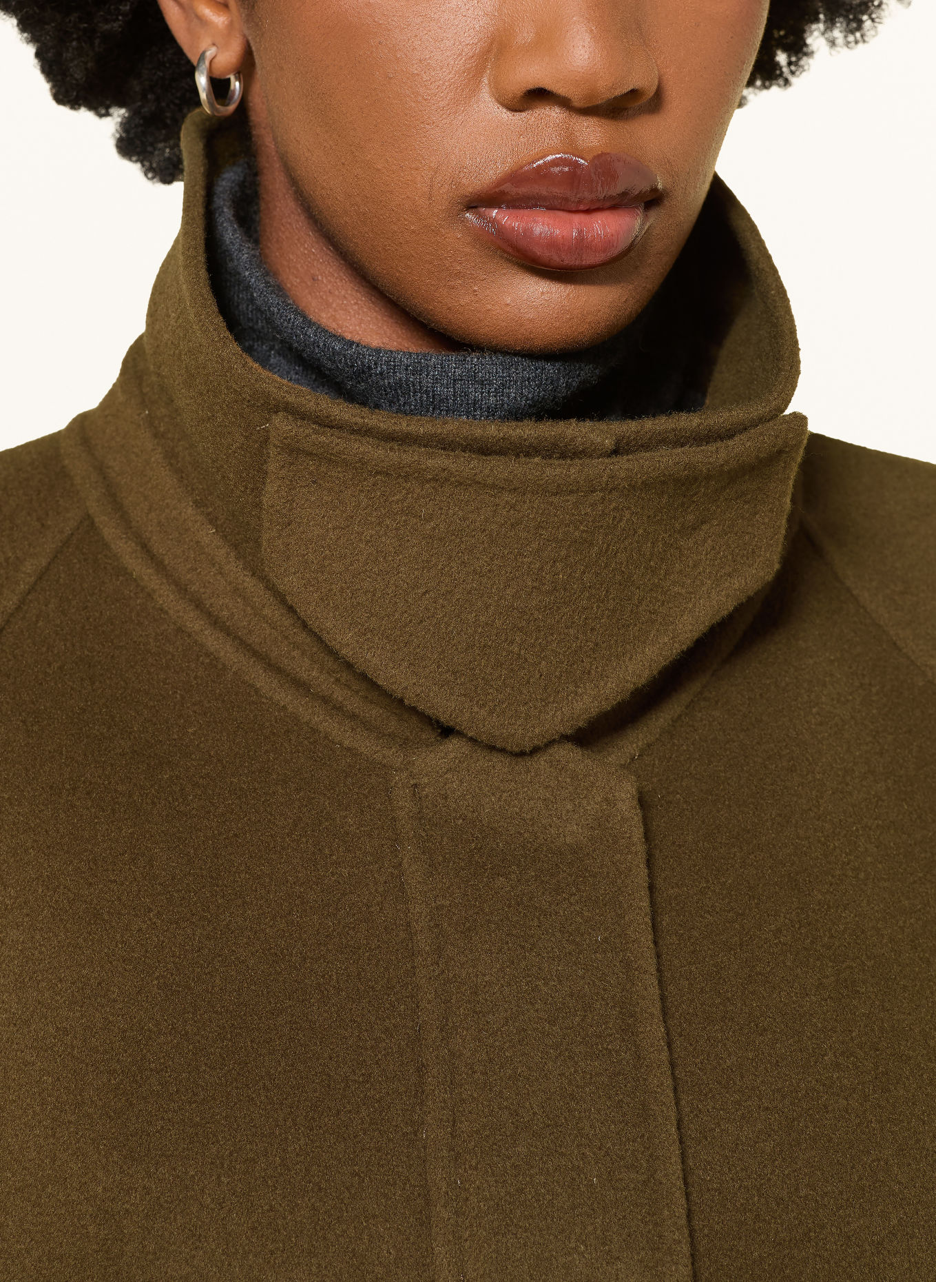 RHÚNE Jacke HAZEL: OLIV