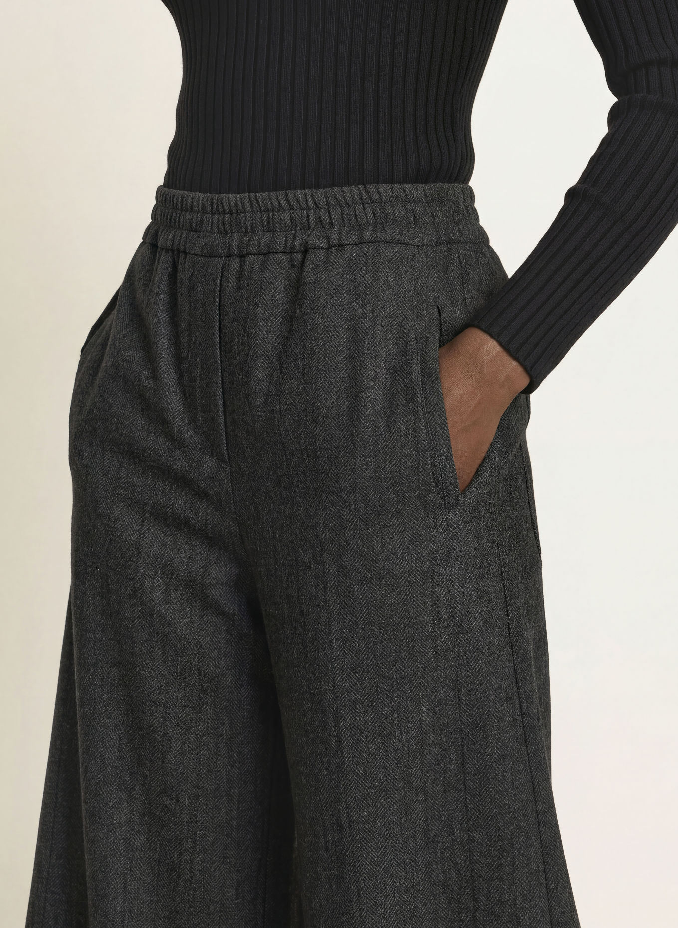 CAMBIO AVELINE 7/8-length trousers with lace: DARK GRAY / BLACK