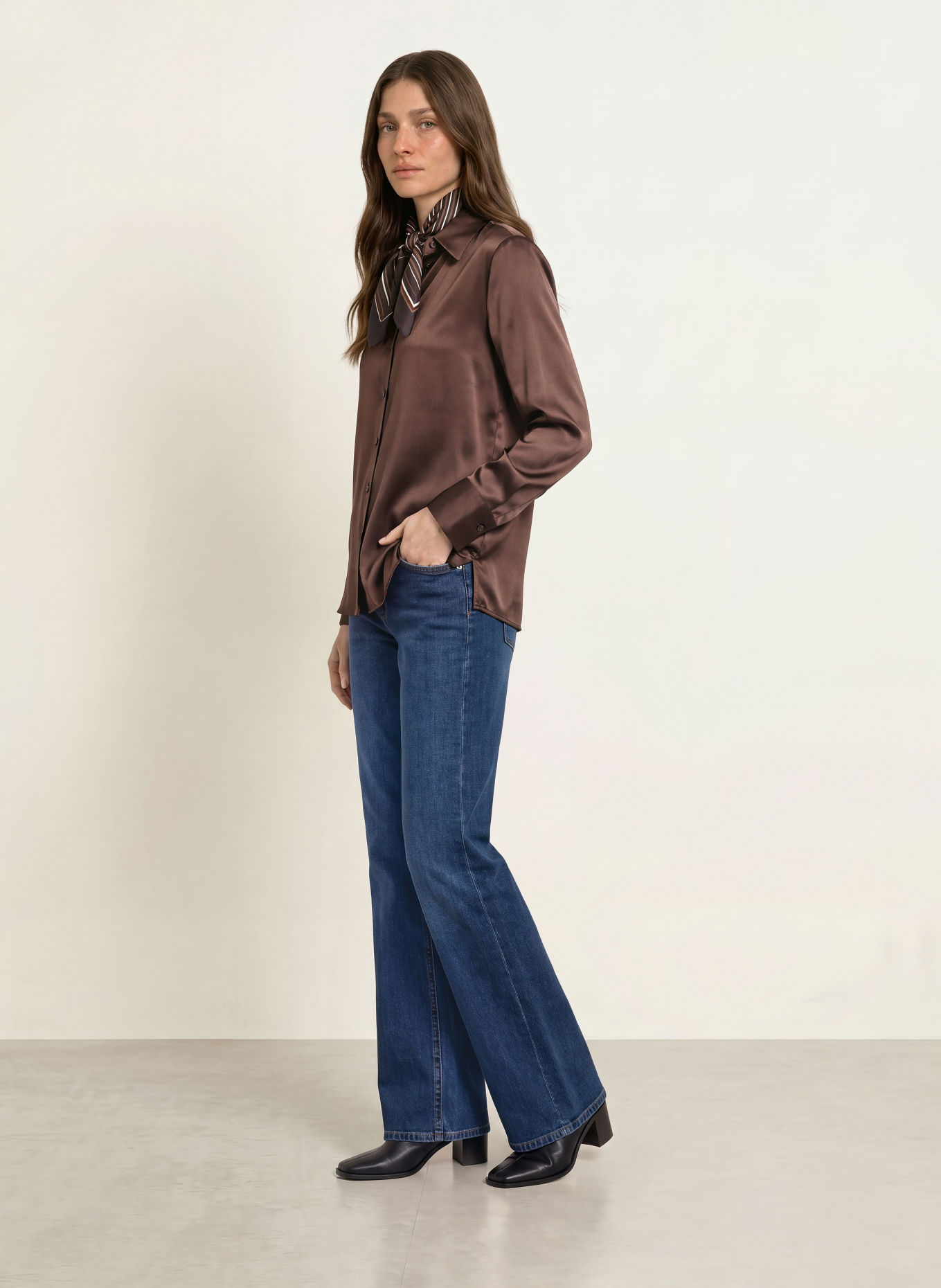 HERZENS ERIN Shirt blouse with Silk: DARK BROWN
