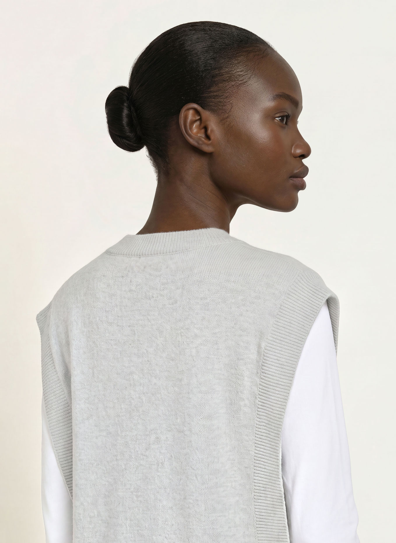 HERZENS Cashmere-Pullunder MARIA: HELLGRAU