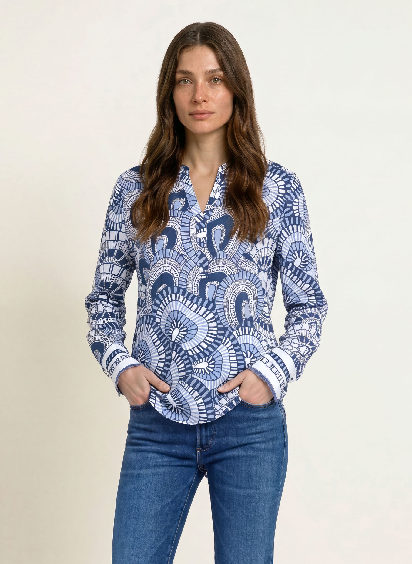 HERZENS Chemisier en soie: BLANC / BLEU CLAIR / BLEU FONCÉ