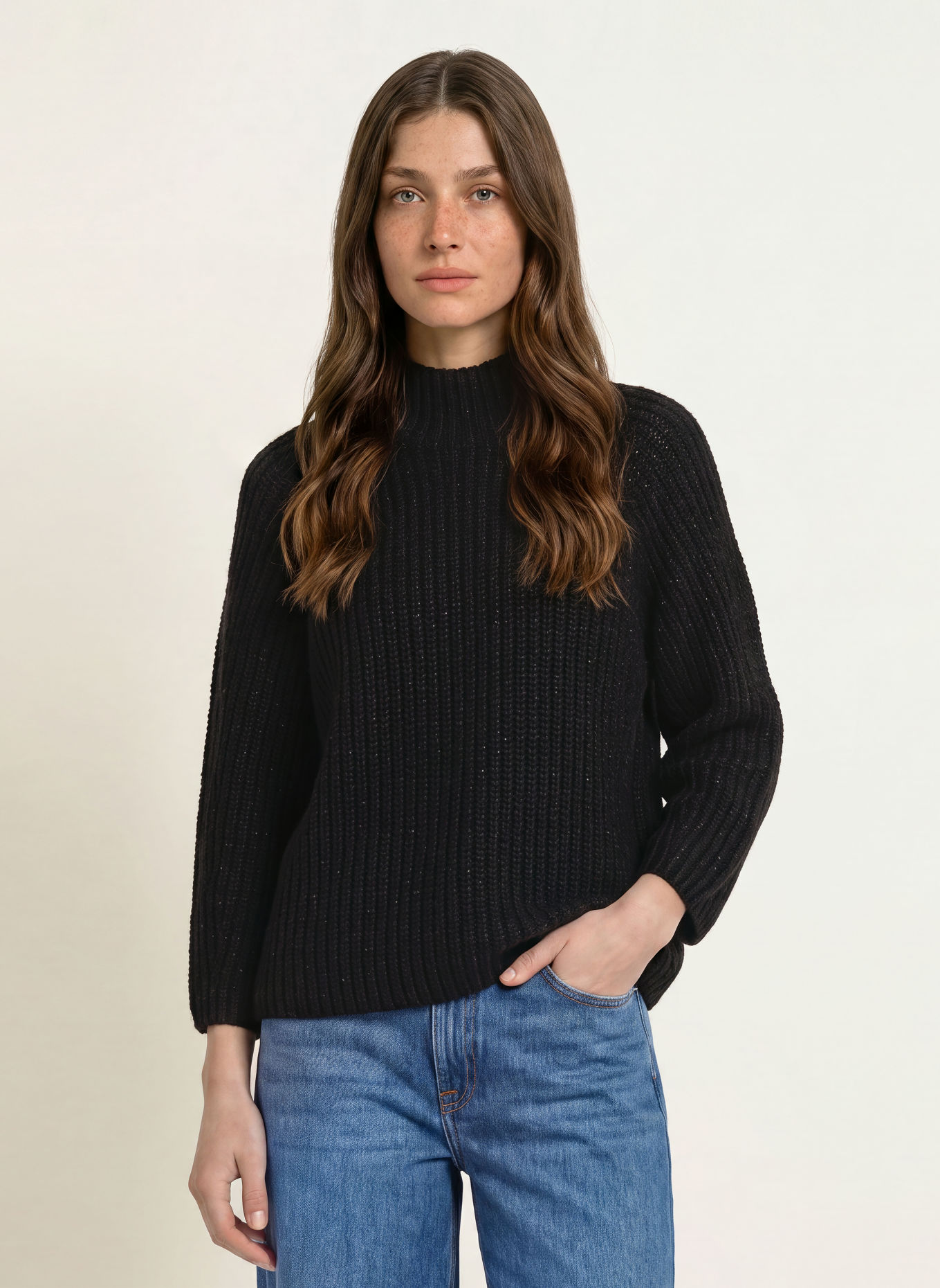 HERZENS MALIN Sweater with Cashmere and Sequin Yarn: BLACK
